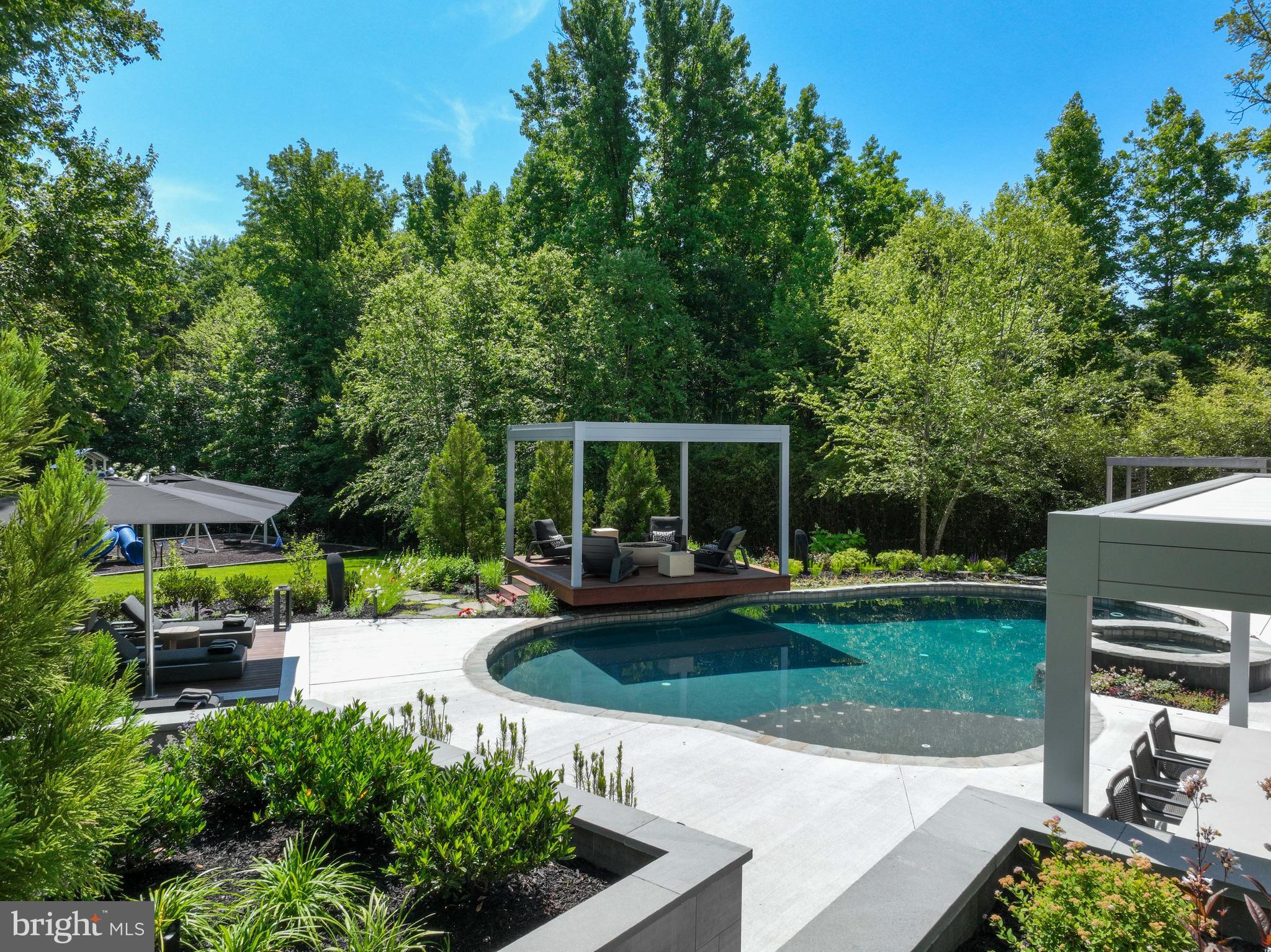 CROSS CREEK COMPASS POINTE - Residential