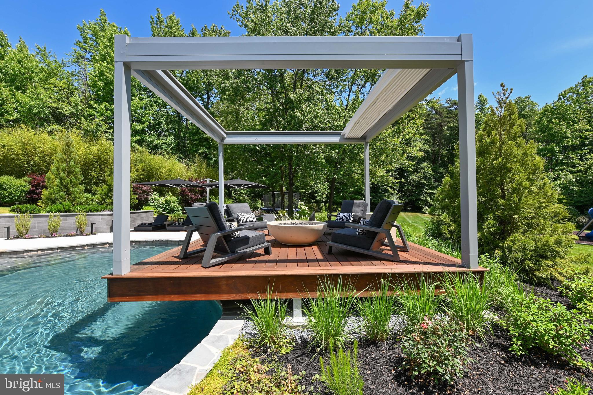 CROSS CREEK COMPASS POINTE - Residential