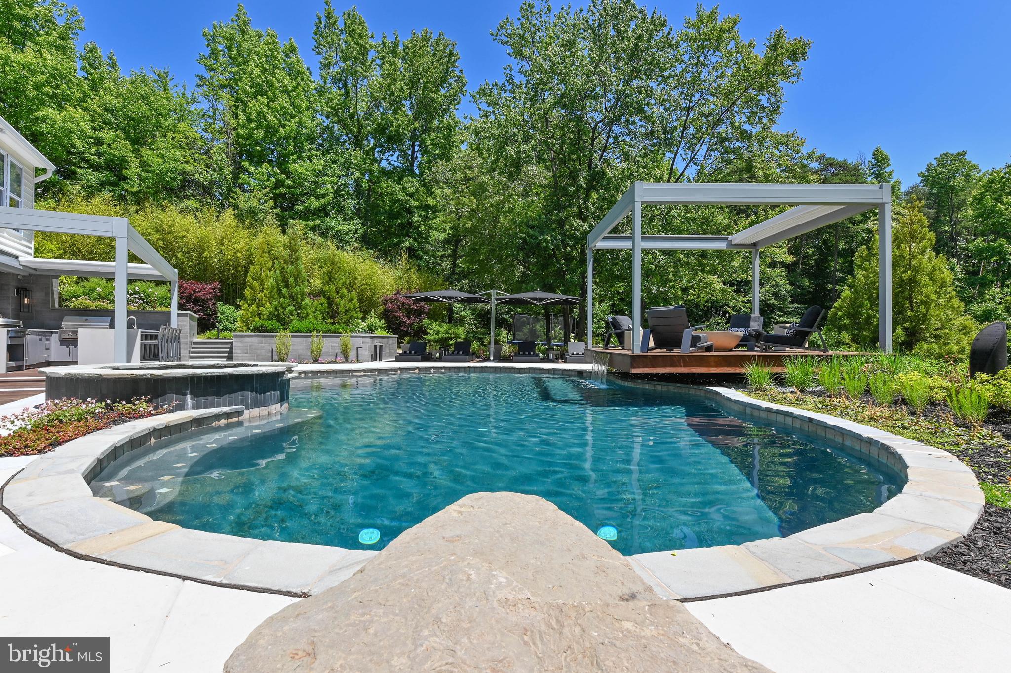 CROSS CREEK COMPASS POINTE - Residential