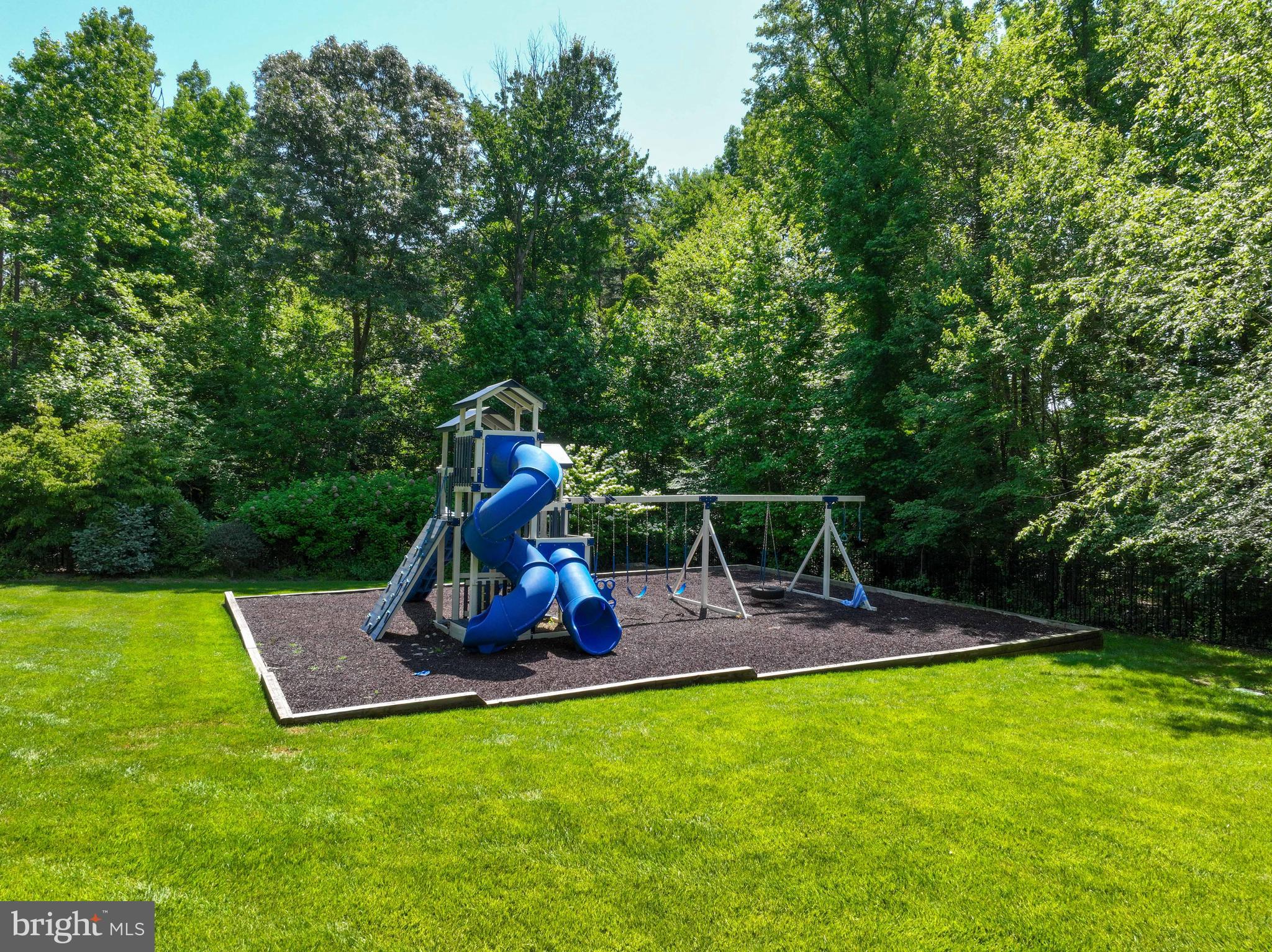 CROSS CREEK COMPASS POINTE - Residential