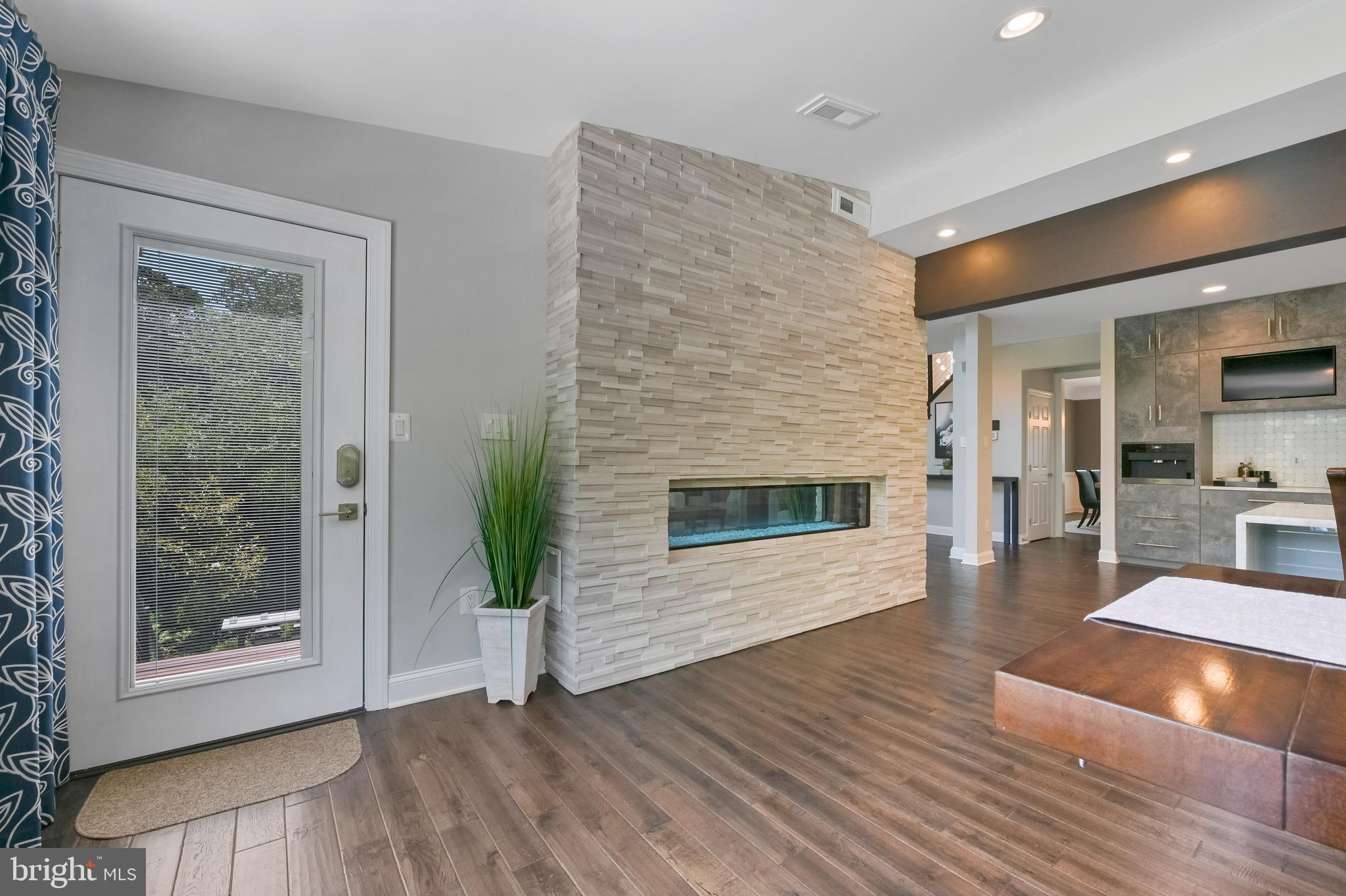 CROSS CREEK COMPASS POINTE - Residential