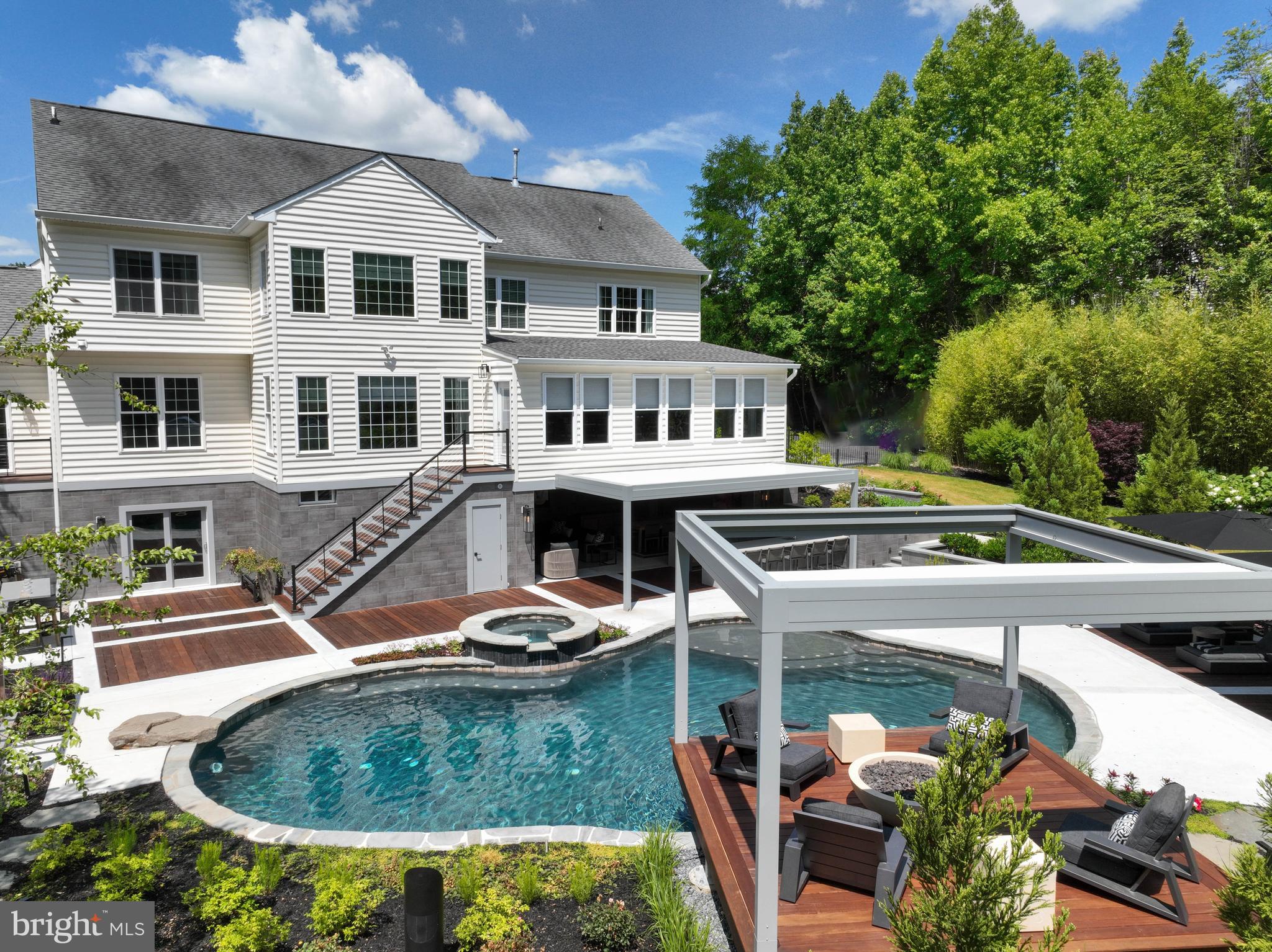 CROSS CREEK COMPASS POINTE - Residential