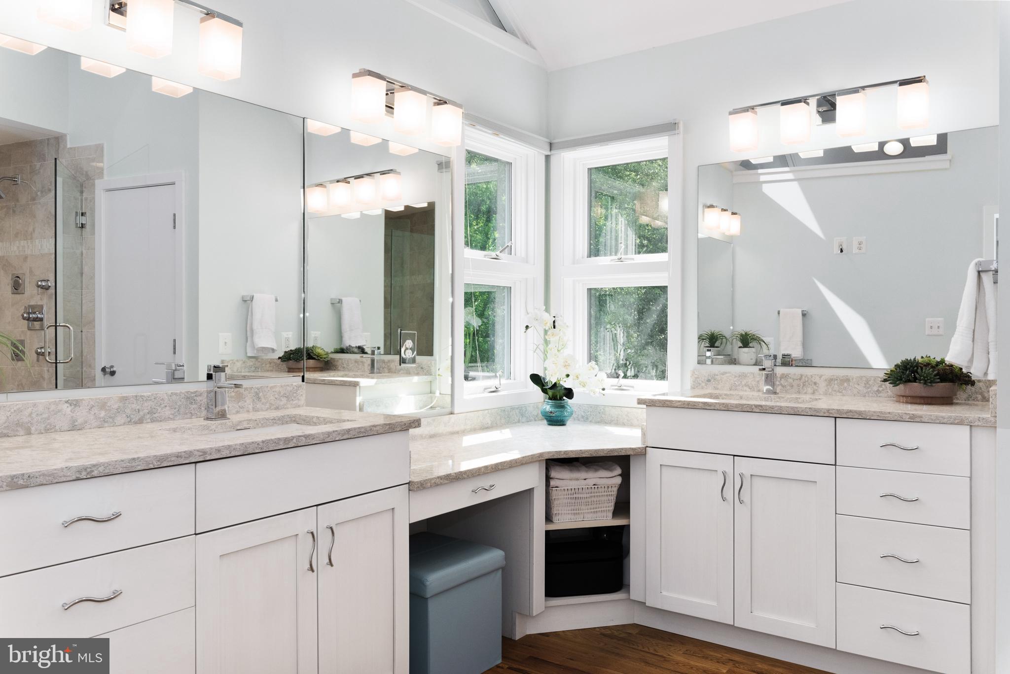 ANNAPOLIS COVE - Residential