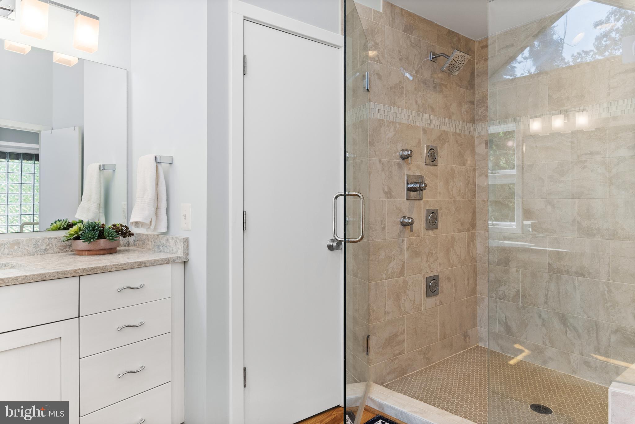 ANNAPOLIS COVE - Residential