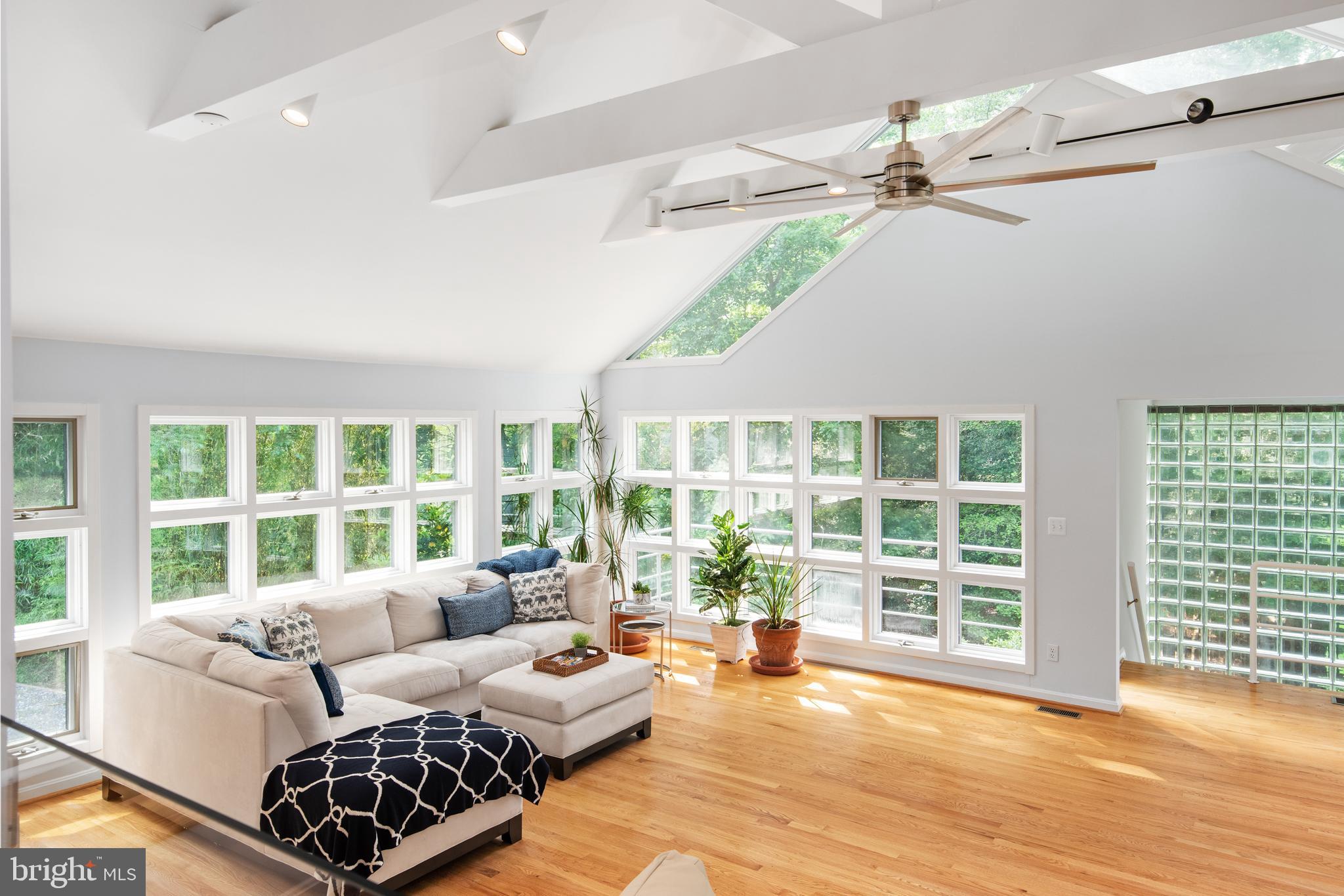 ANNAPOLIS COVE - Residential