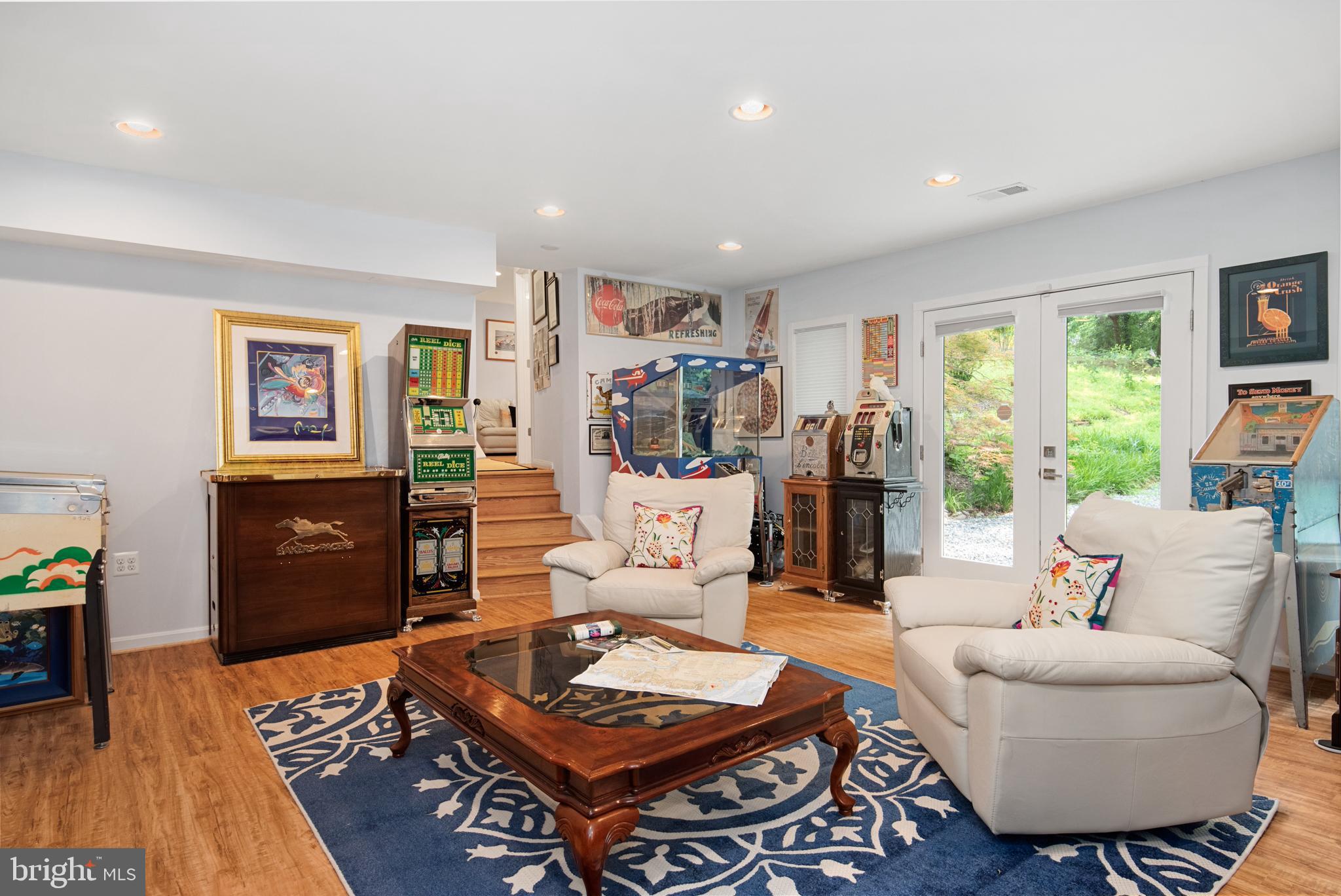 ANNAPOLIS COVE - Residential