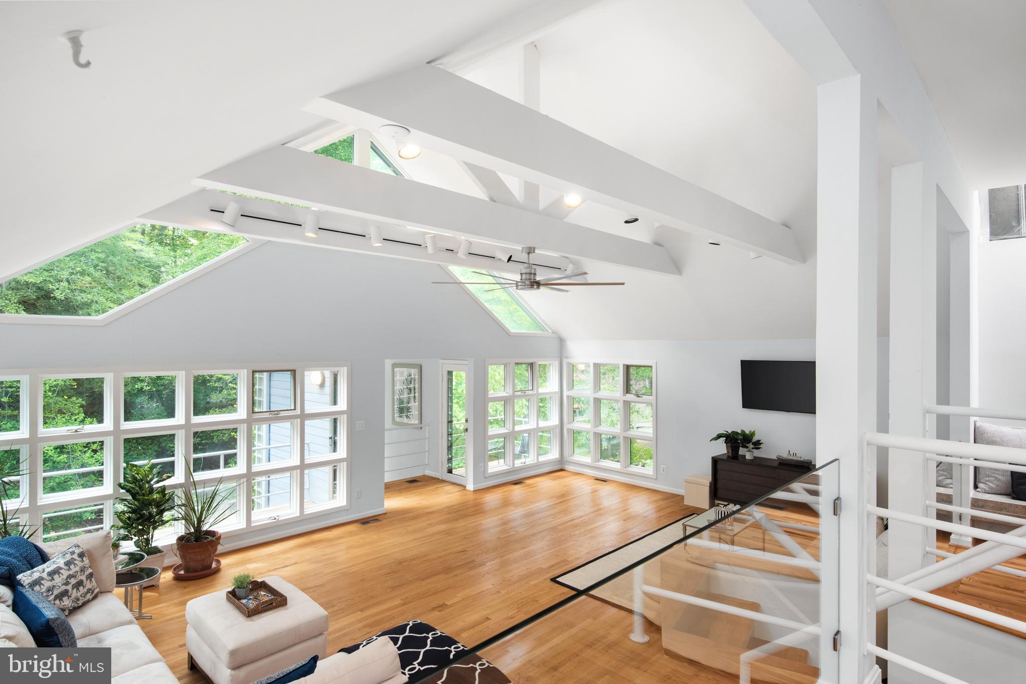 ANNAPOLIS COVE - Residential