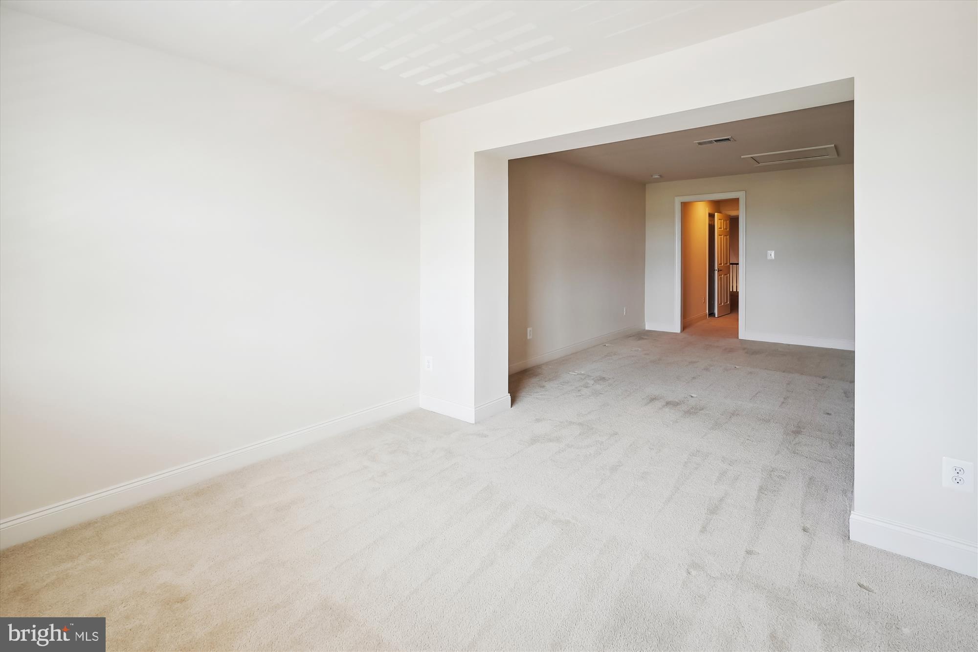 REGENCY AT ASHBURN - Residential