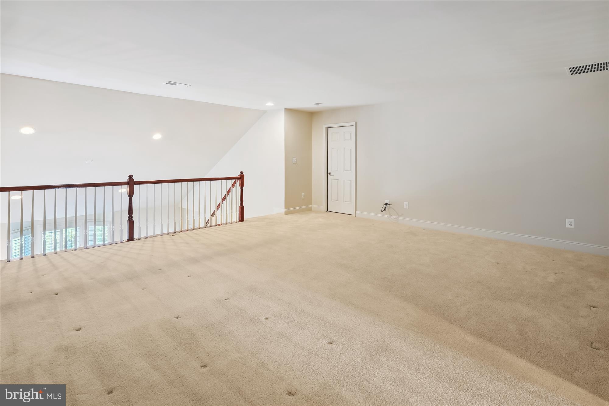 REGENCY AT ASHBURN - Residential