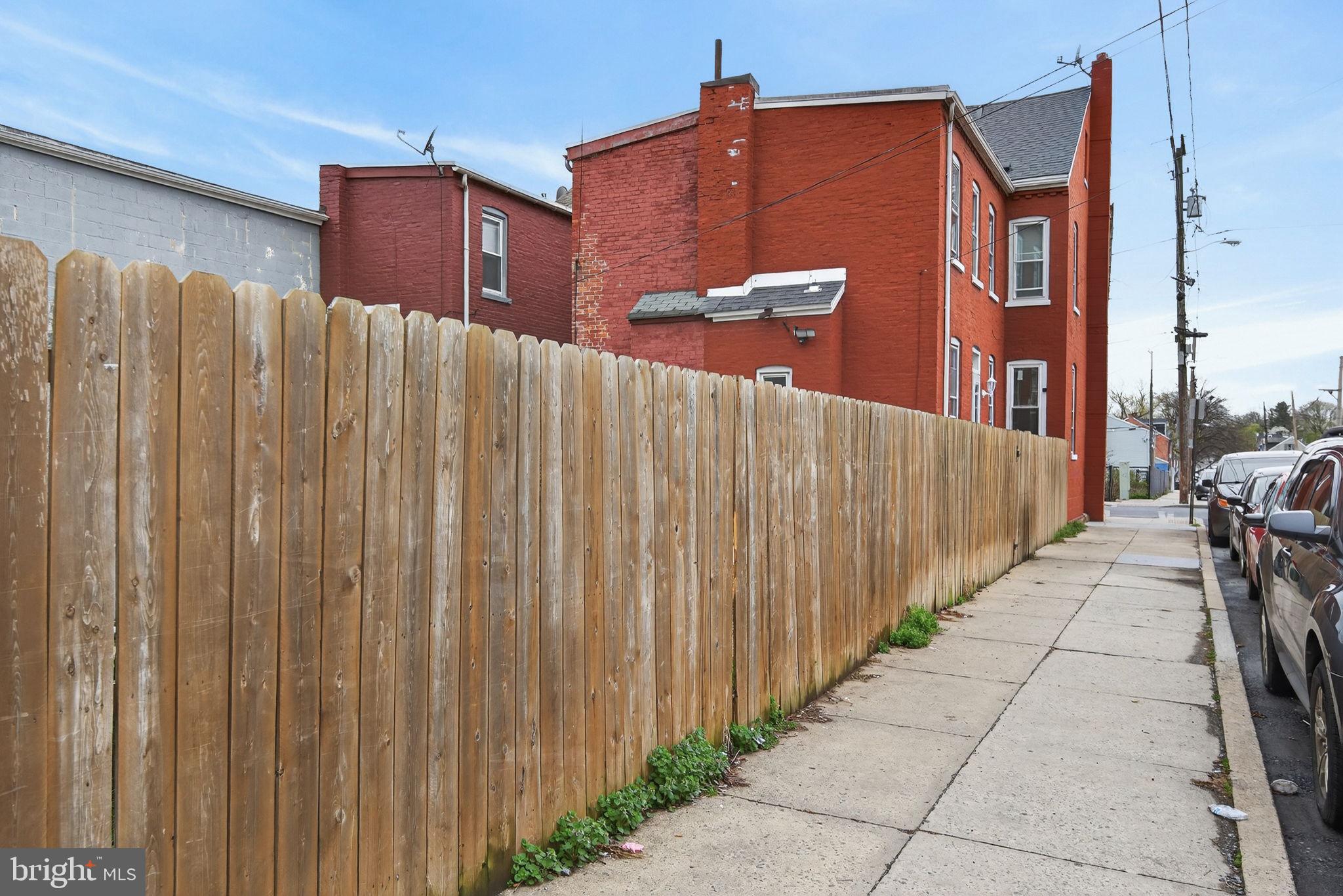 LANCASTER - Residential