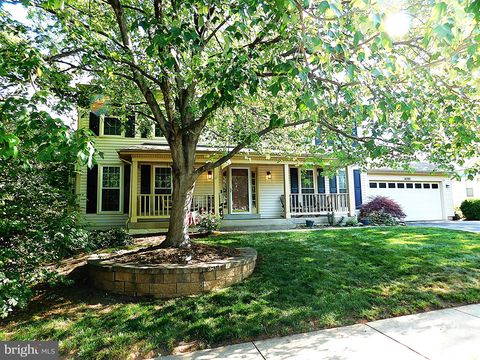 Photo of 14390 Round Lick Lane, CENTREVILLE, VA 20120 (MLS # VAFX2314378)