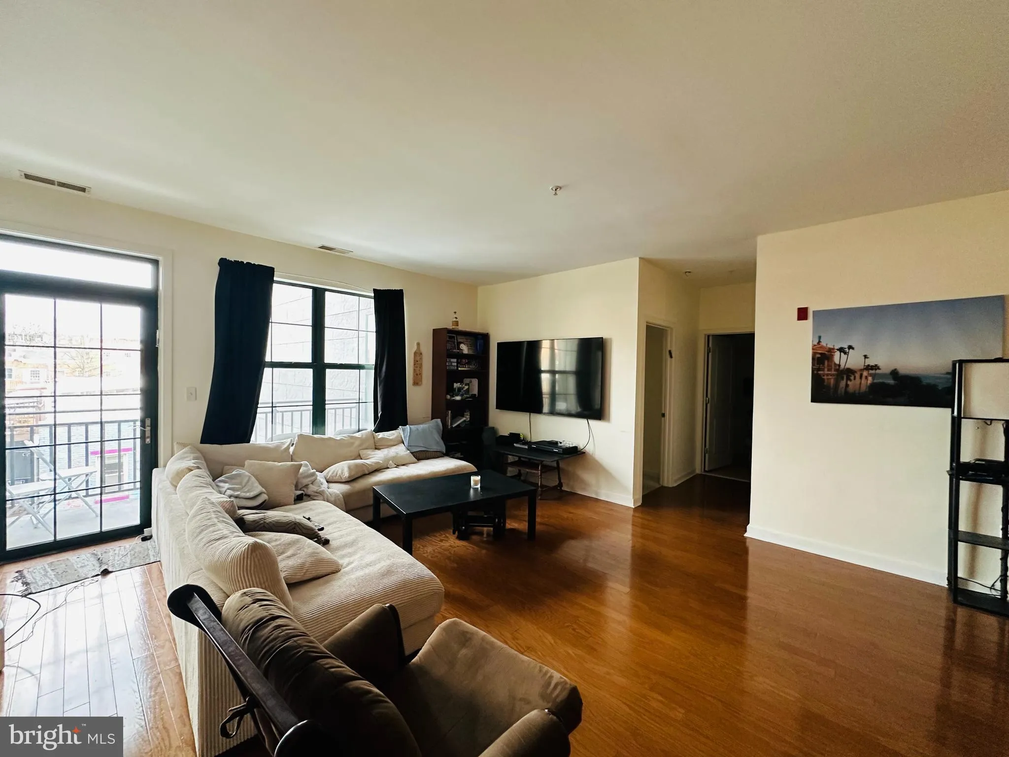 Baltimore, Maryland 21218, United States, 2 Bedrooms Bedrooms, ,2 BathroomsBathrooms,Residential,Pending,19578