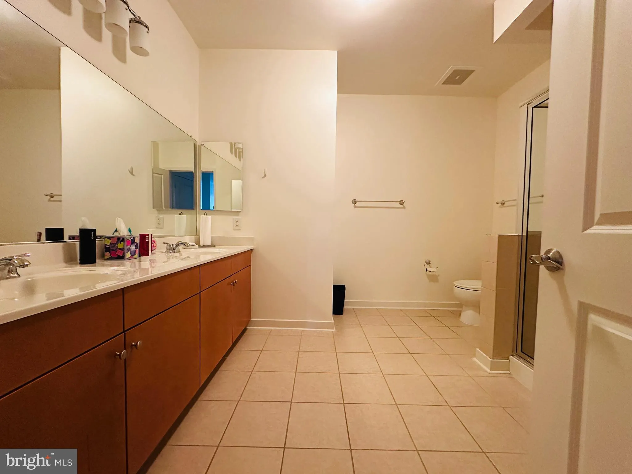 Baltimore, Maryland 21218, United States, 2 Bedrooms Bedrooms, ,2 BathroomsBathrooms,Residential,Pending,19578