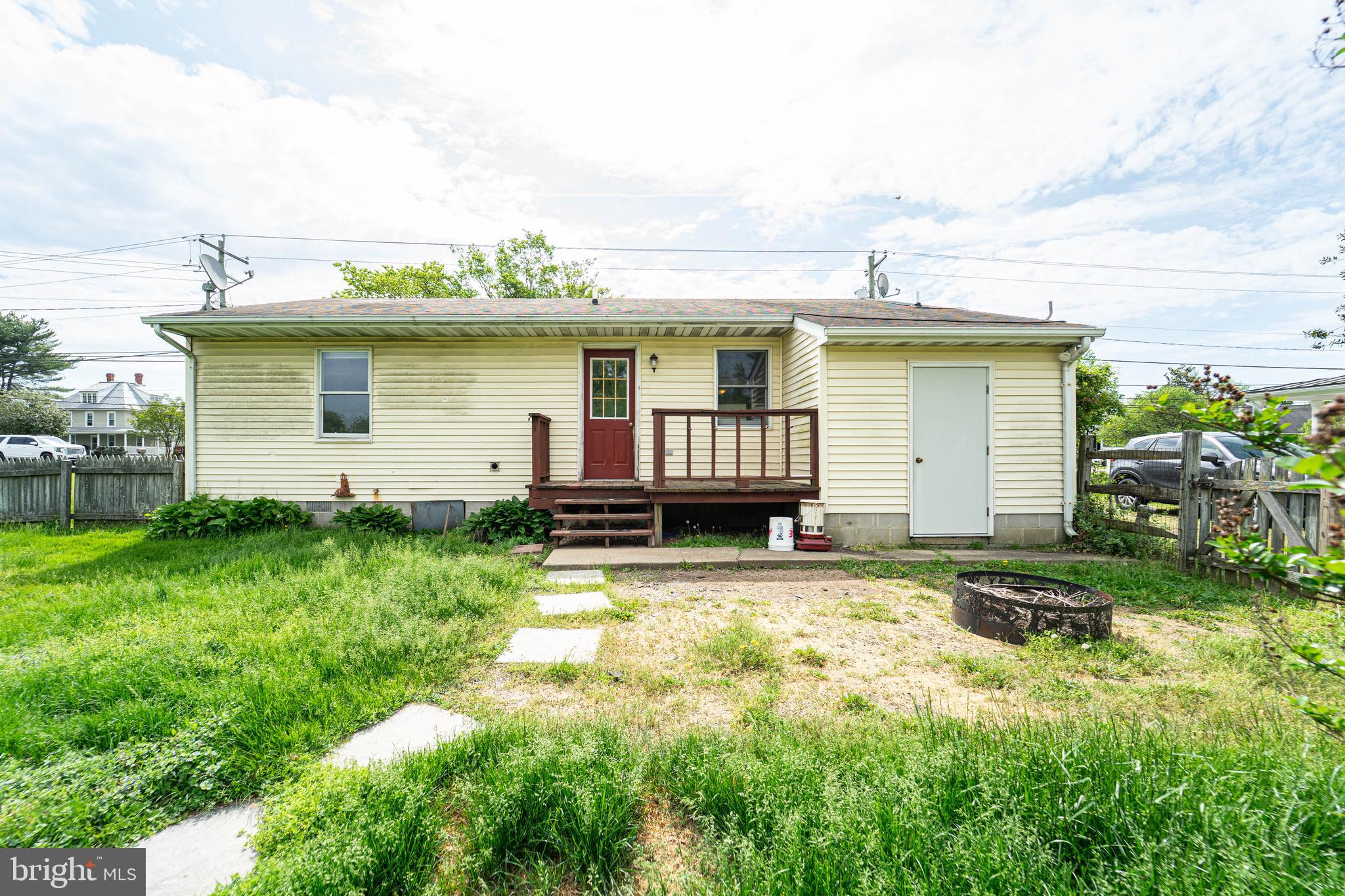 STEVENSVILLE - Residential