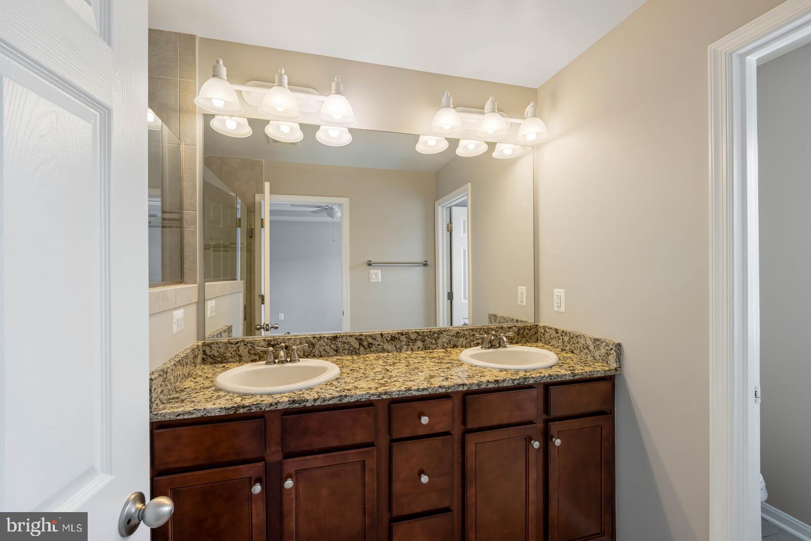 HASTINGS MARKETPLACE - Residential Lease