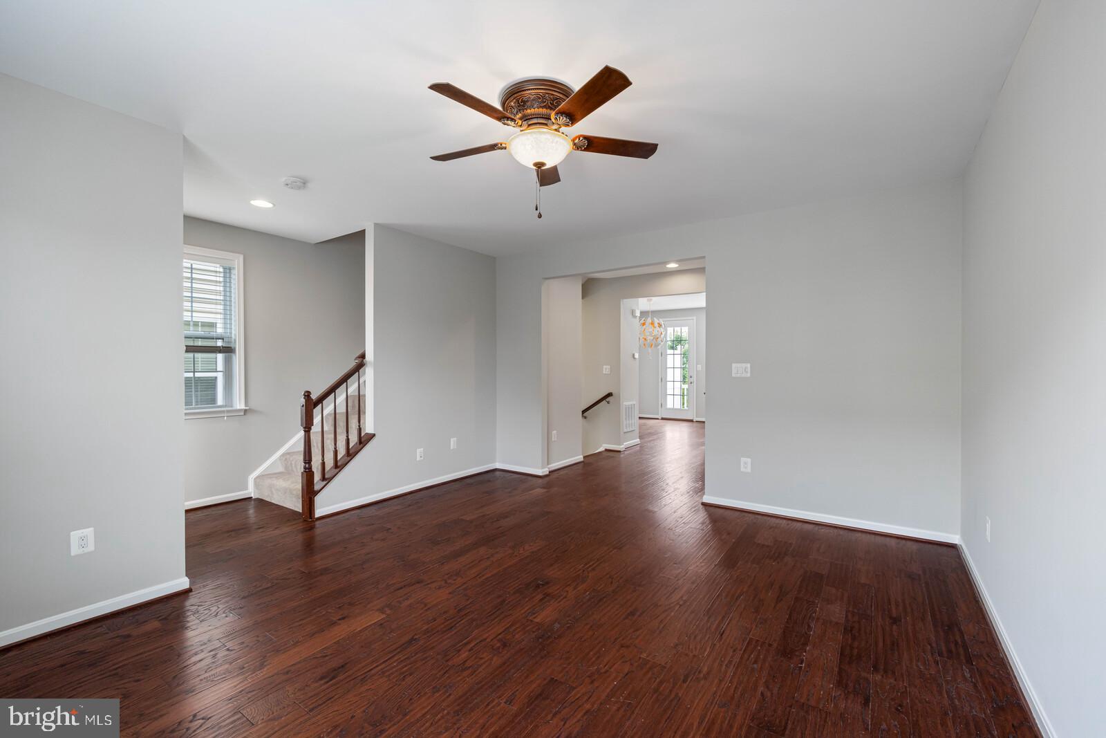 HASTINGS MARKETPLACE - Residential Lease