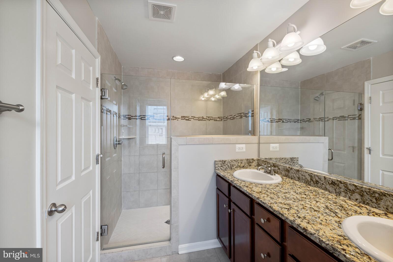 HASTINGS MARKETPLACE - Residential Lease