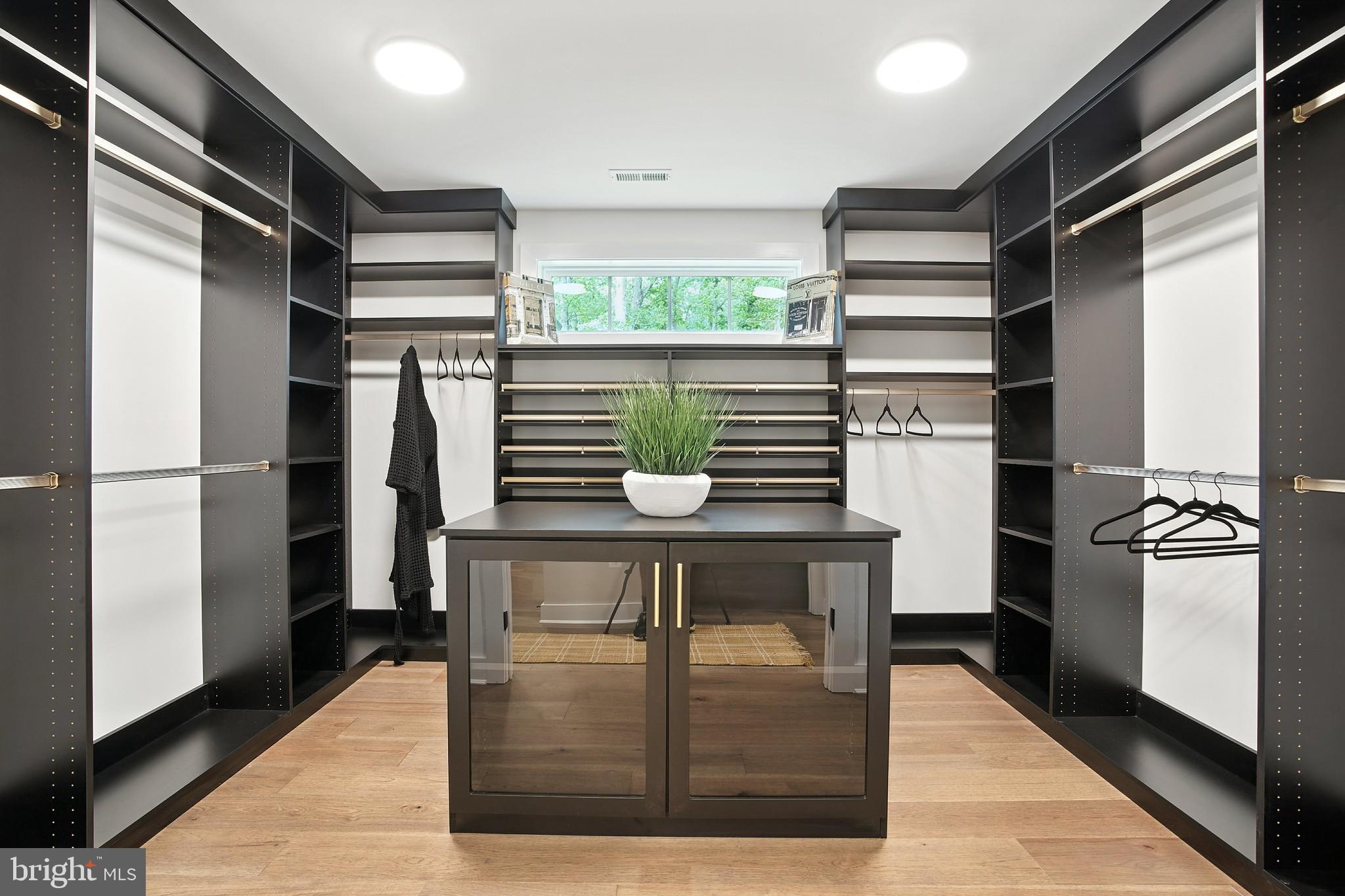 MONARCH - Residential