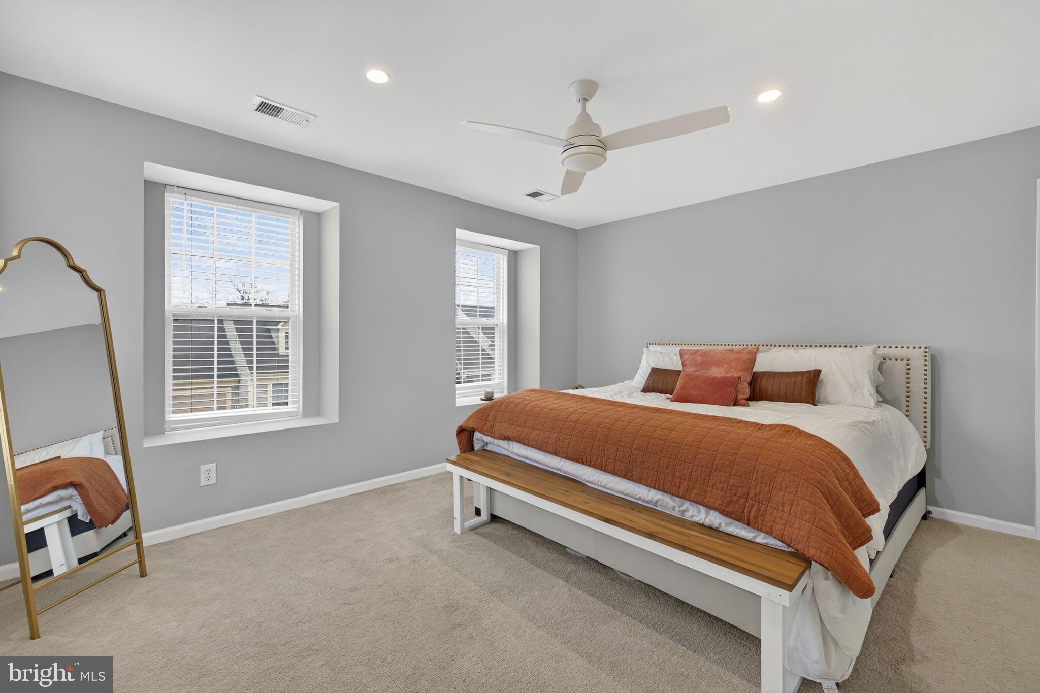 ASHBURN FARM - Residential