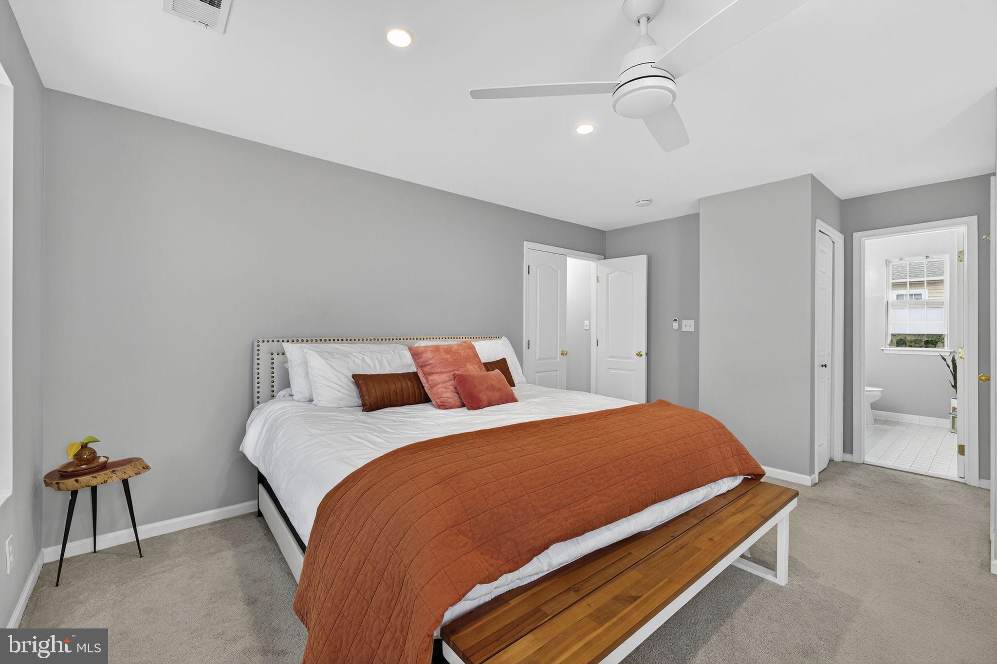 ASHBURN FARM - Residential