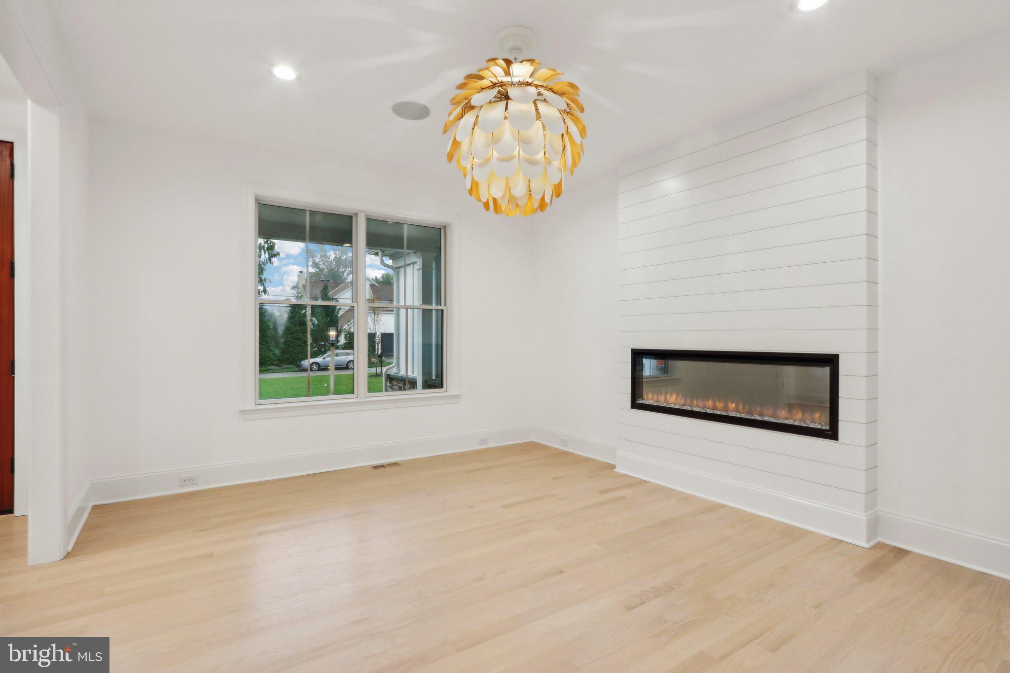 THE WOODS AT ROSE TREE - Residential