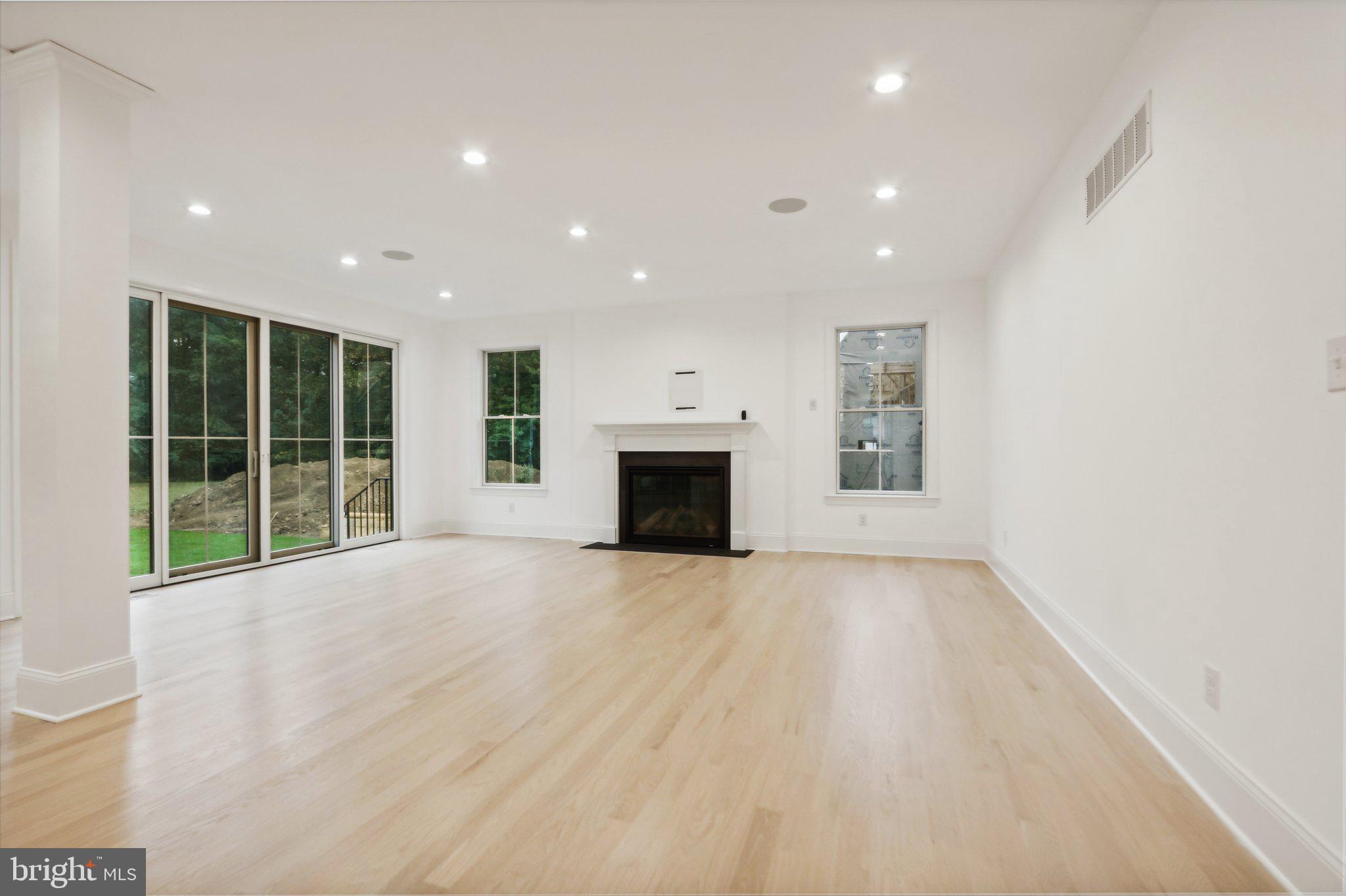 THE WOODS AT ROSE TREE - Residential