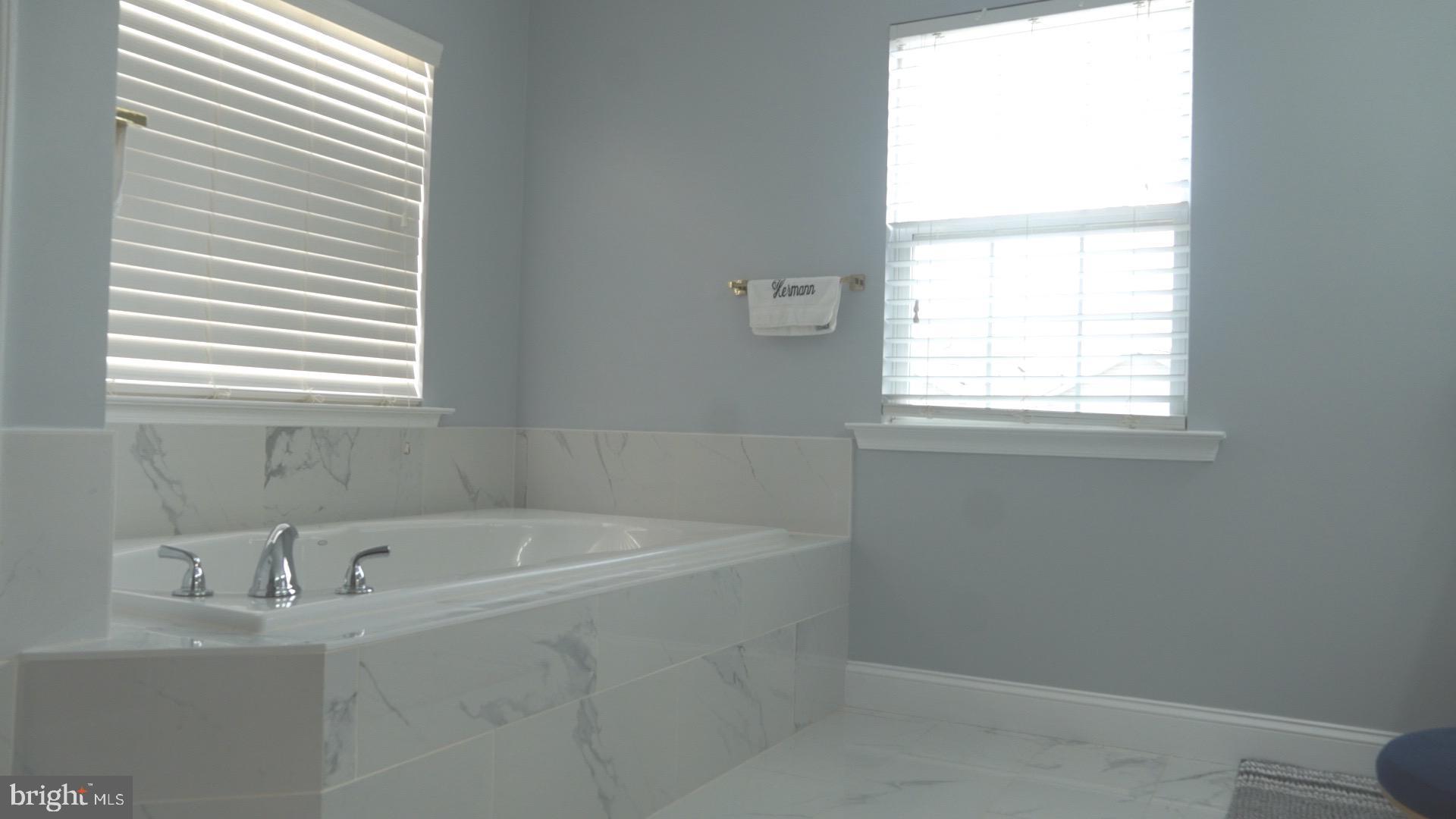 WOODMORE TOWNE CENTRE - Residential Lease