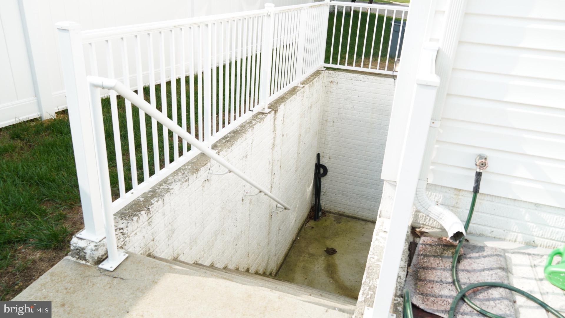 WOODMORE TOWNE CENTRE - Residential Lease