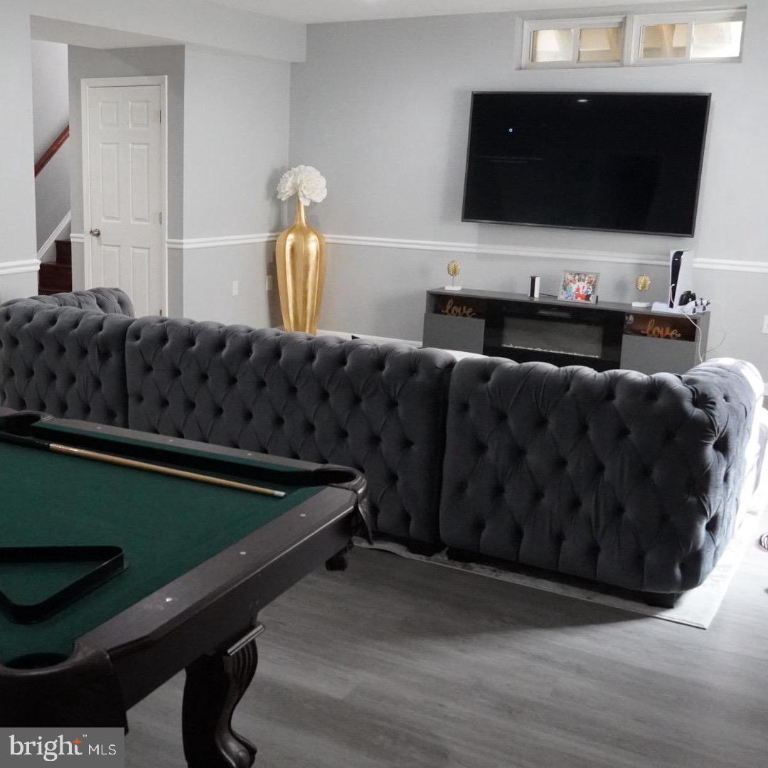 WOODMORE TOWNE CENTRE - Residential Lease