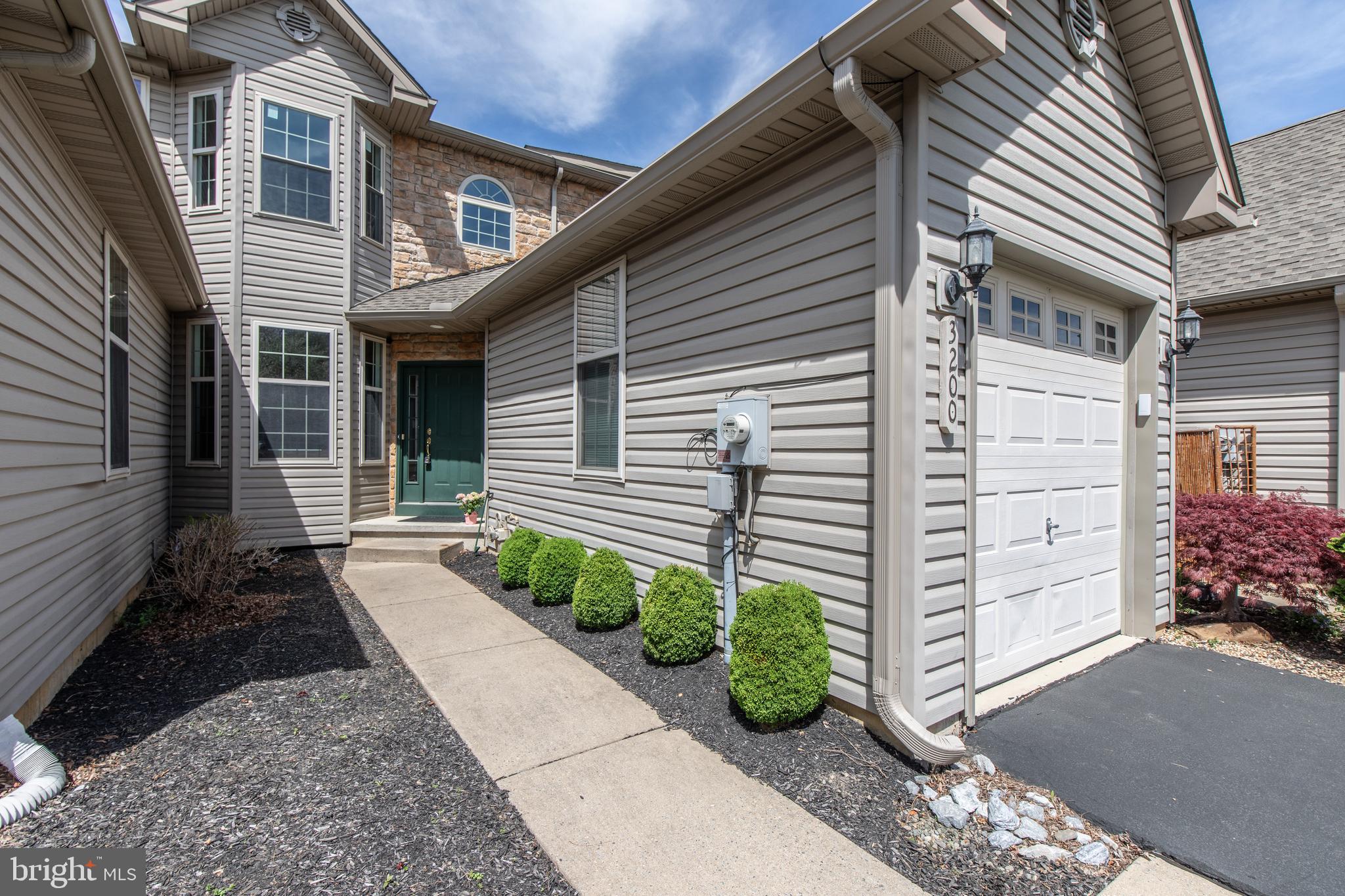 VILLAGE OF VALLEY GR - Residential Lease