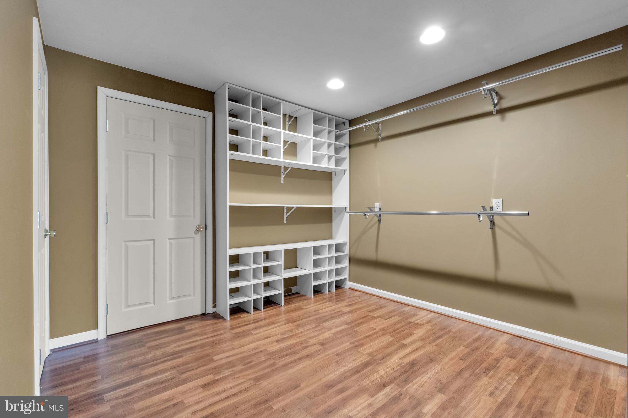 VILLAGE OF VALLEY GR - Residential Lease