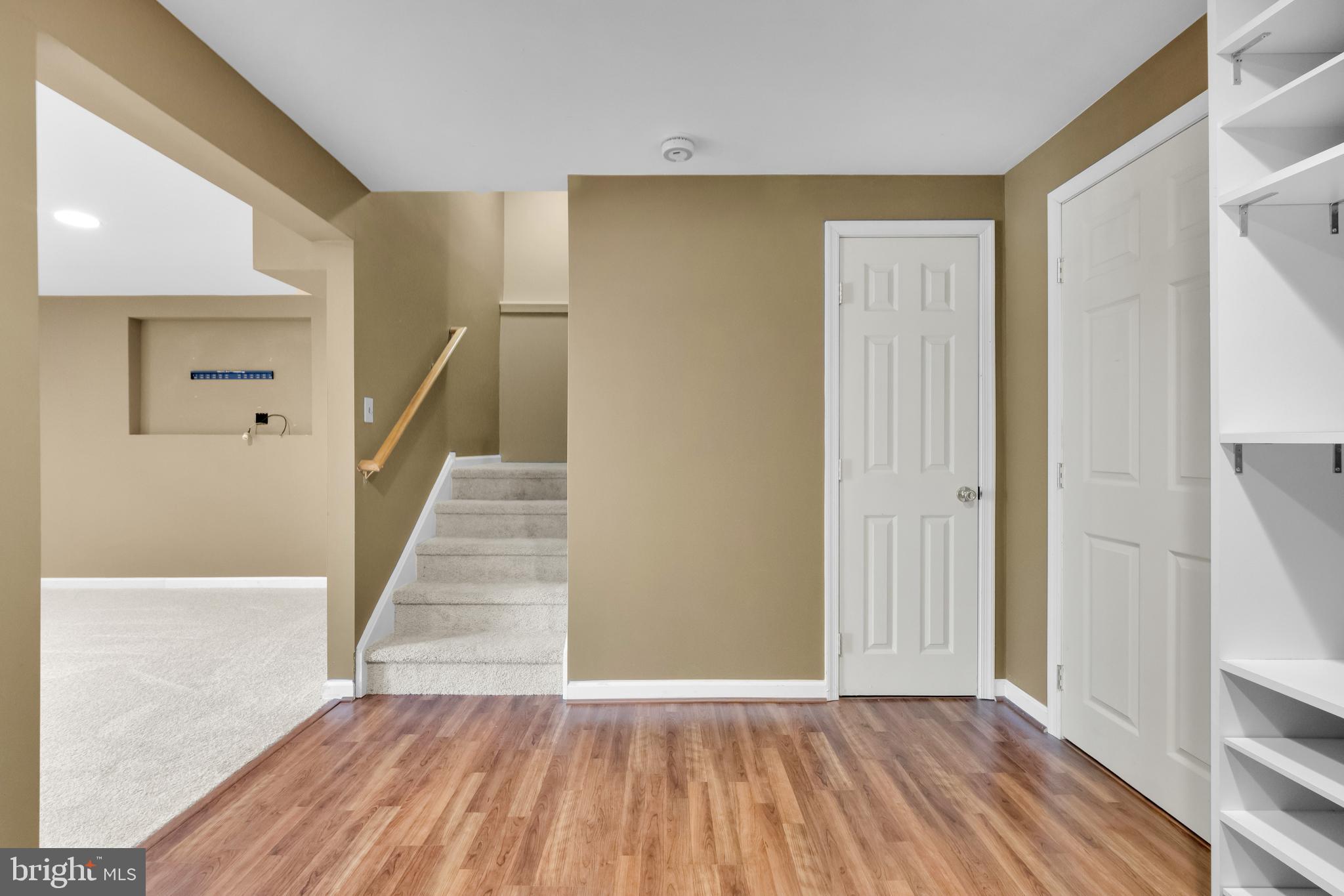 VILLAGE OF VALLEY GR - Residential Lease