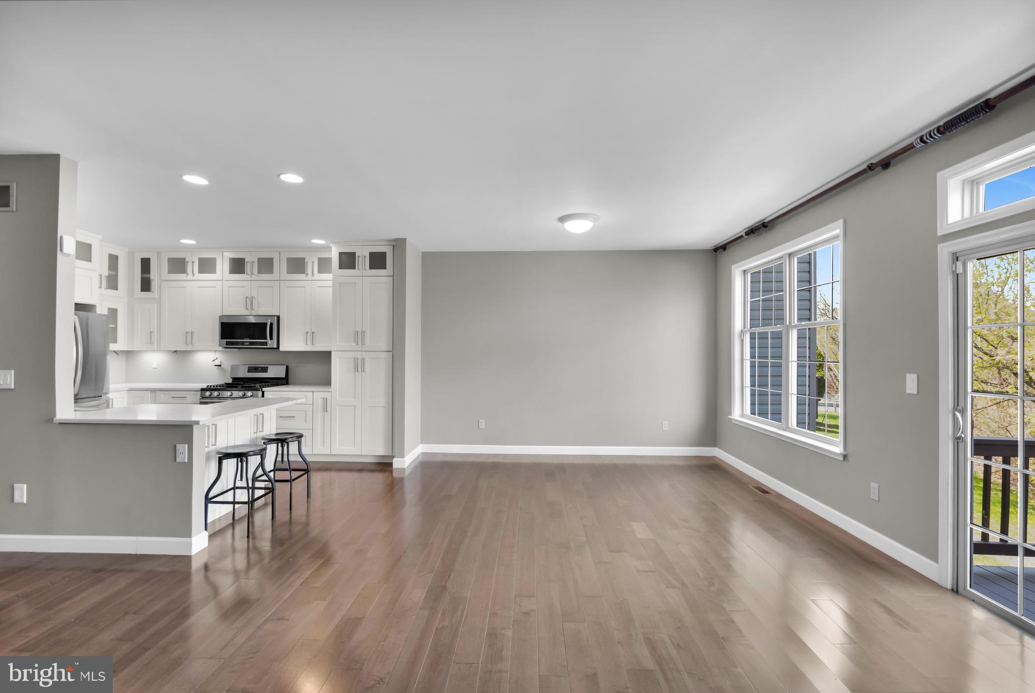 VILLAGE OF VALLEY GR - Residential Lease