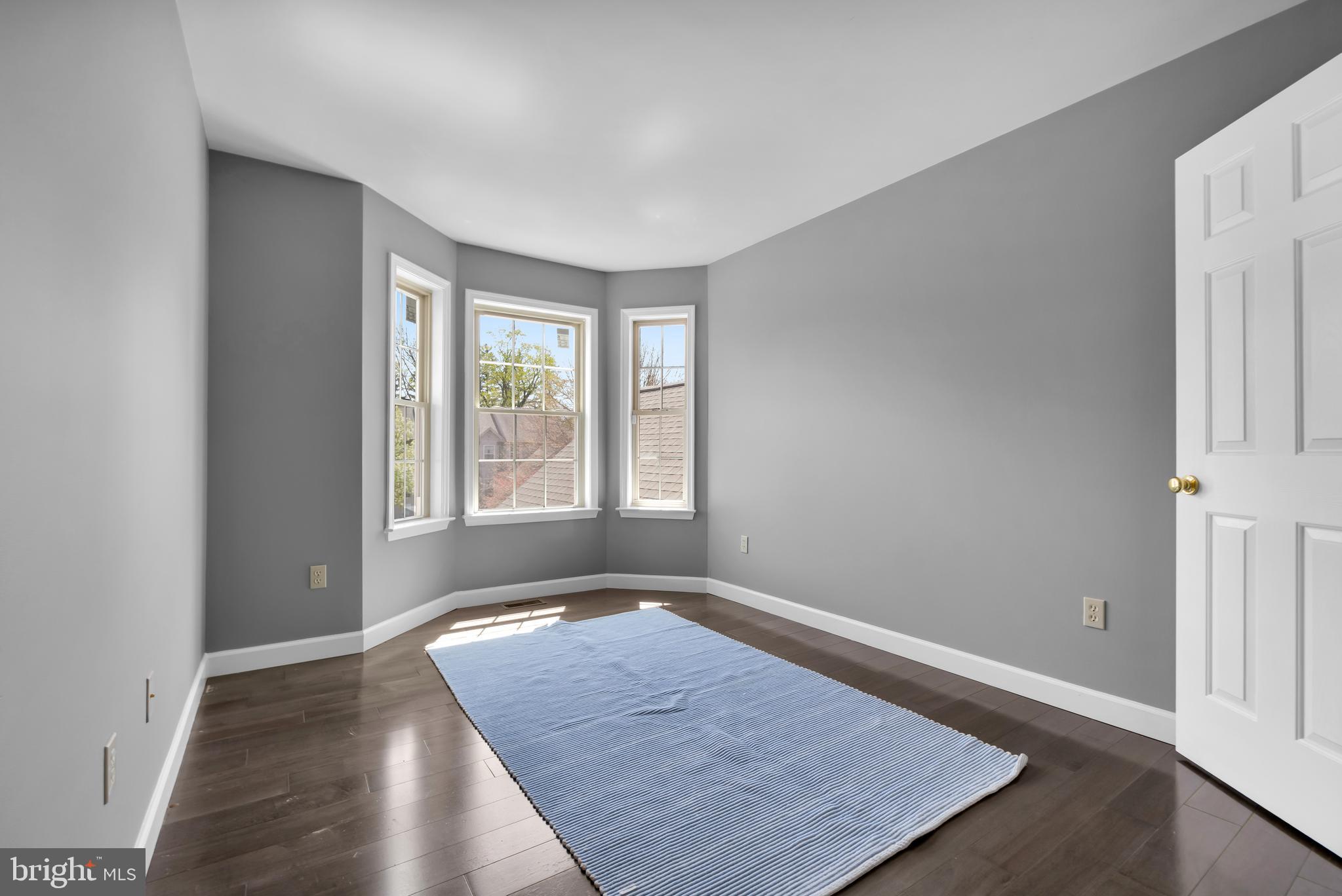 VILLAGE OF VALLEY GR - Residential Lease