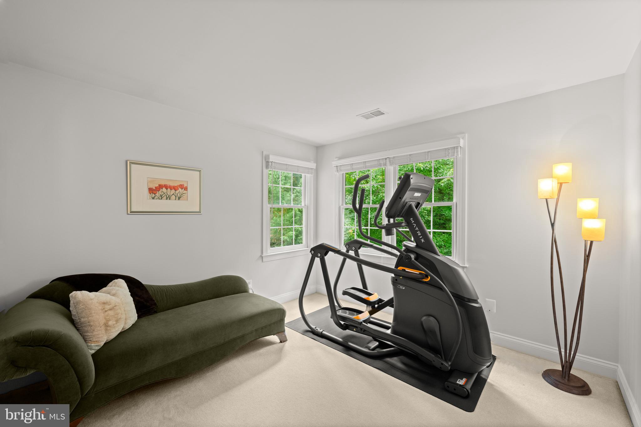 SHAKER GROVE - Residential