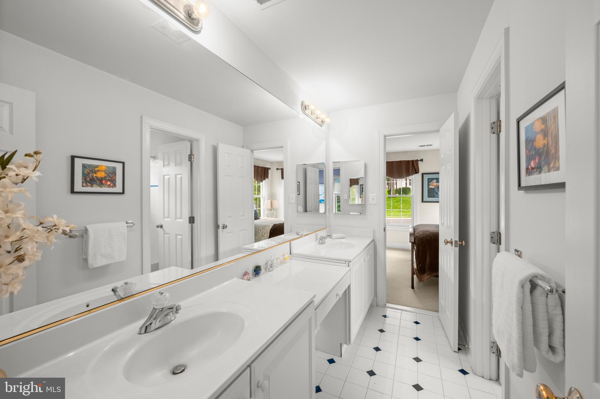 SHAKER GROVE - Residential
