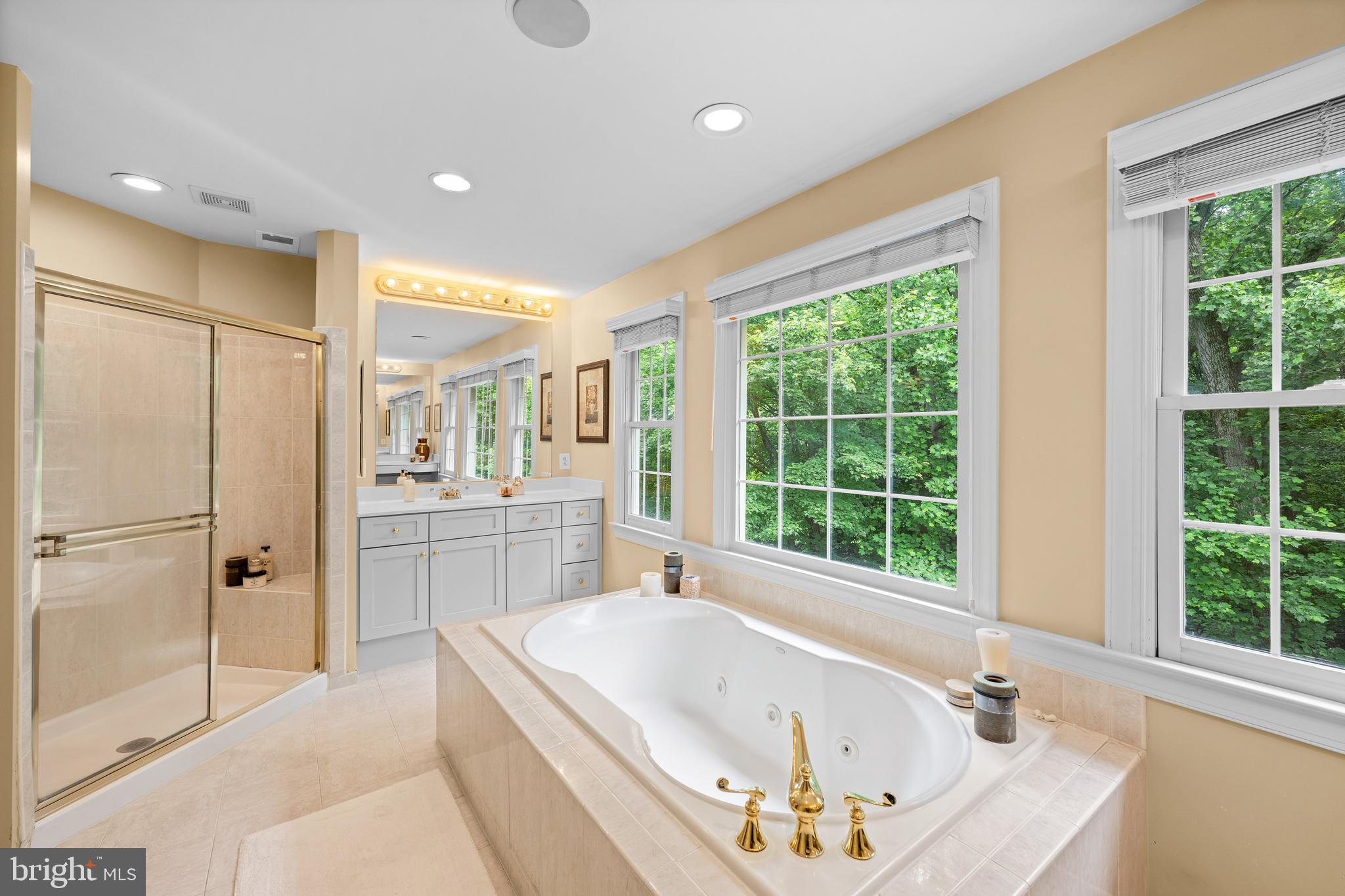 SHAKER GROVE - Residential