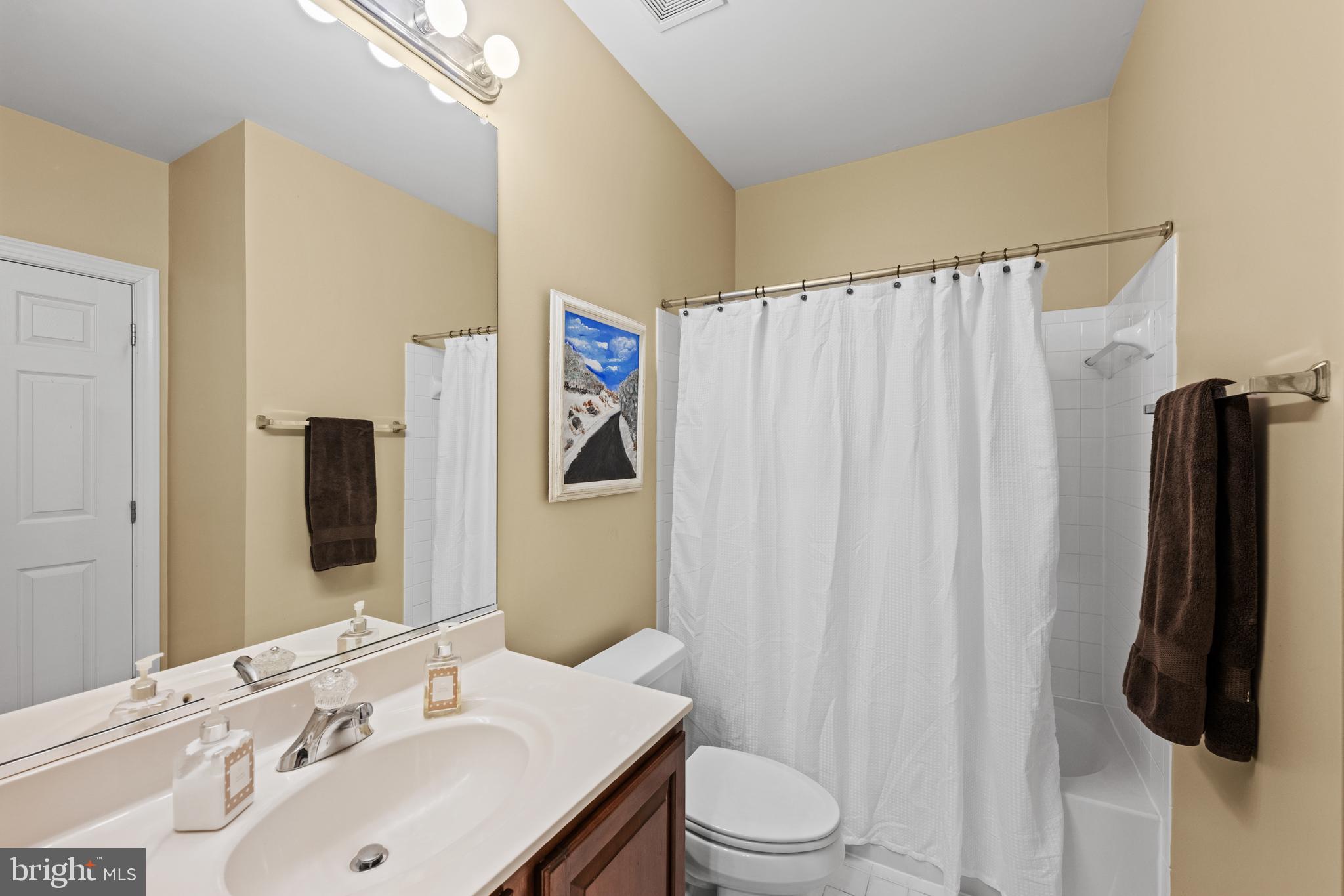 SHAKER GROVE - Residential