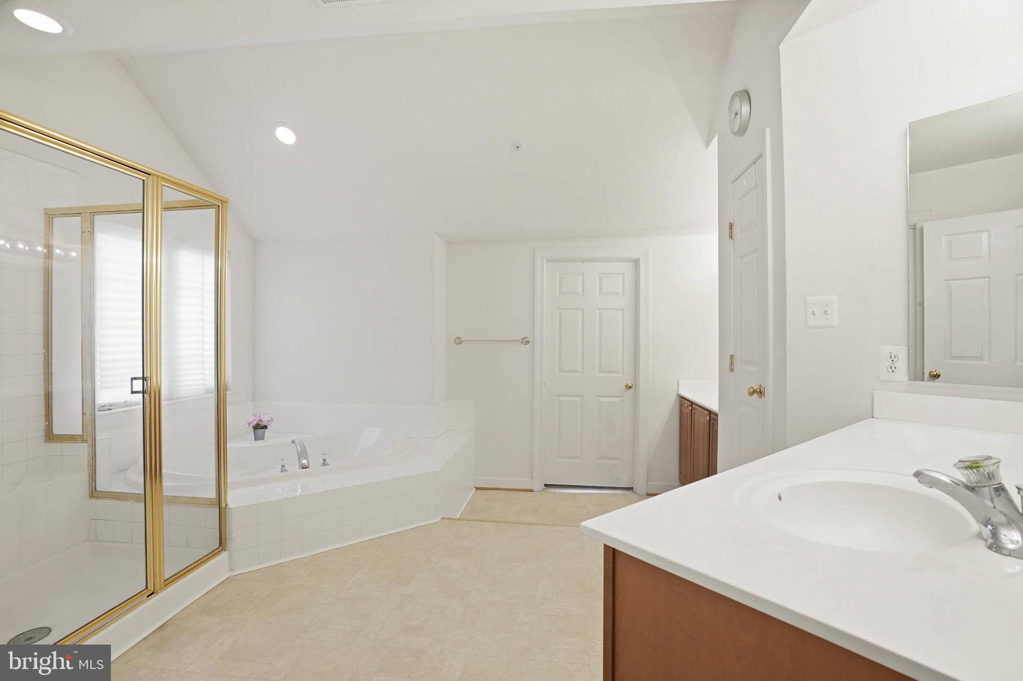 CROSS CREEK CLUB - Residential
