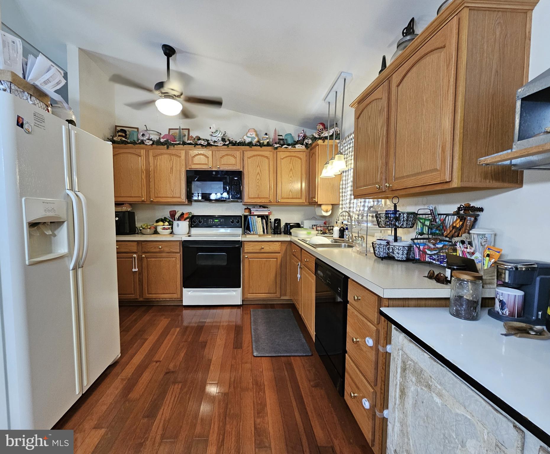 LAYDAN VILLAGE - Residential