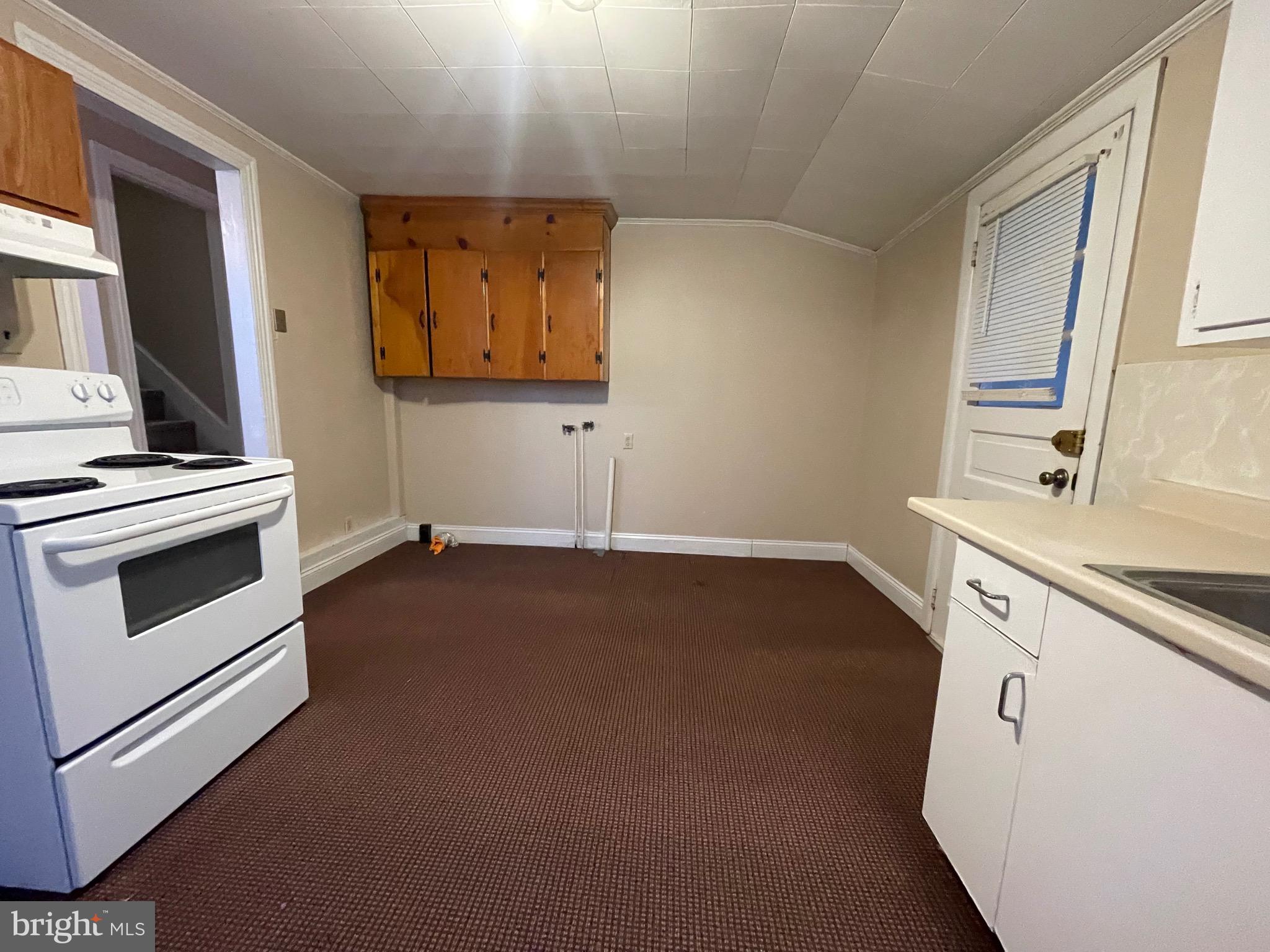 1719 KINGS HIGHWAY 21