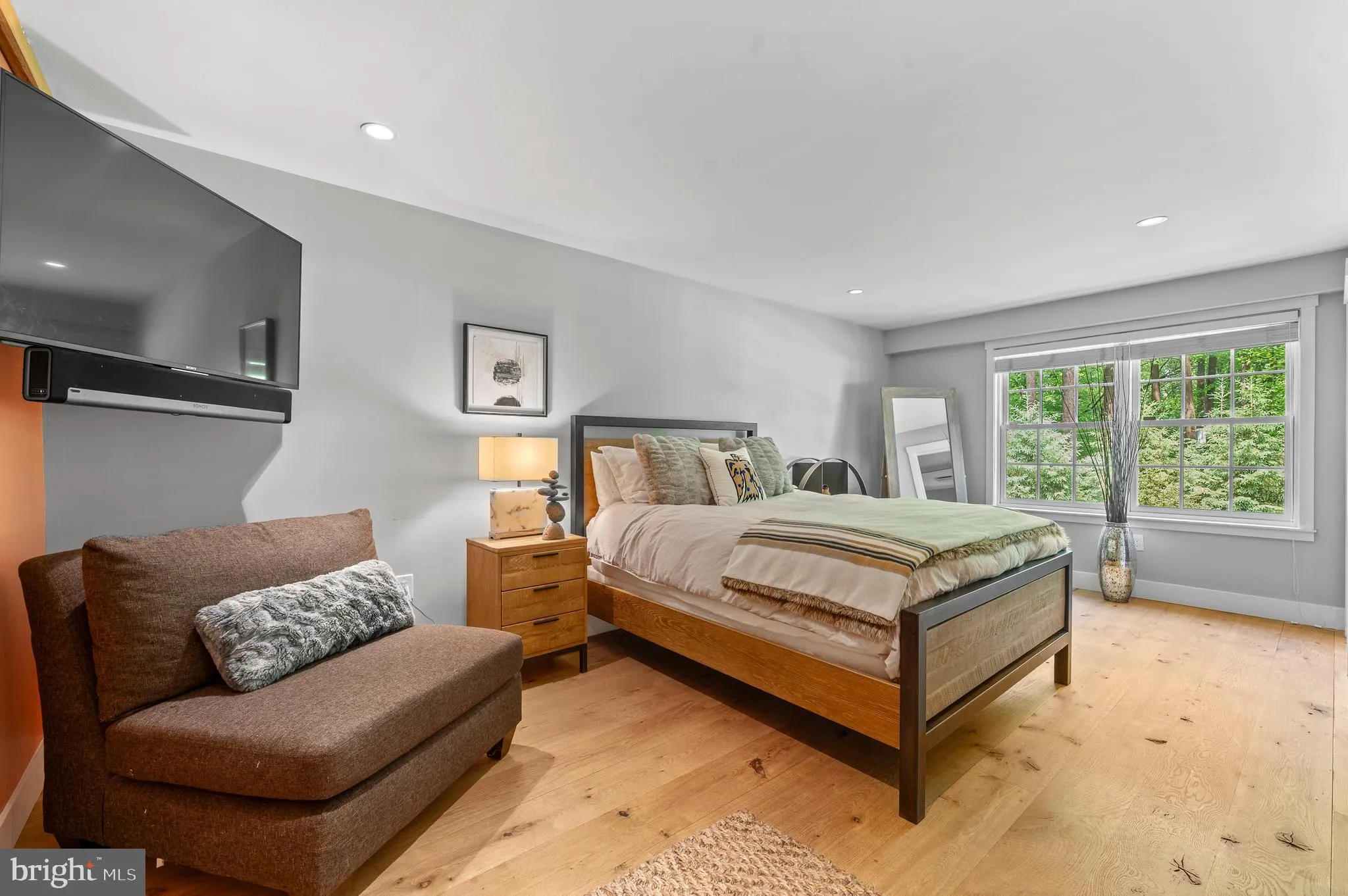 Berwyn, Pennsylvania 19312, United States, 5 Bedrooms Bedrooms, ,5 BathroomsBathrooms,Residential,Pending,127858