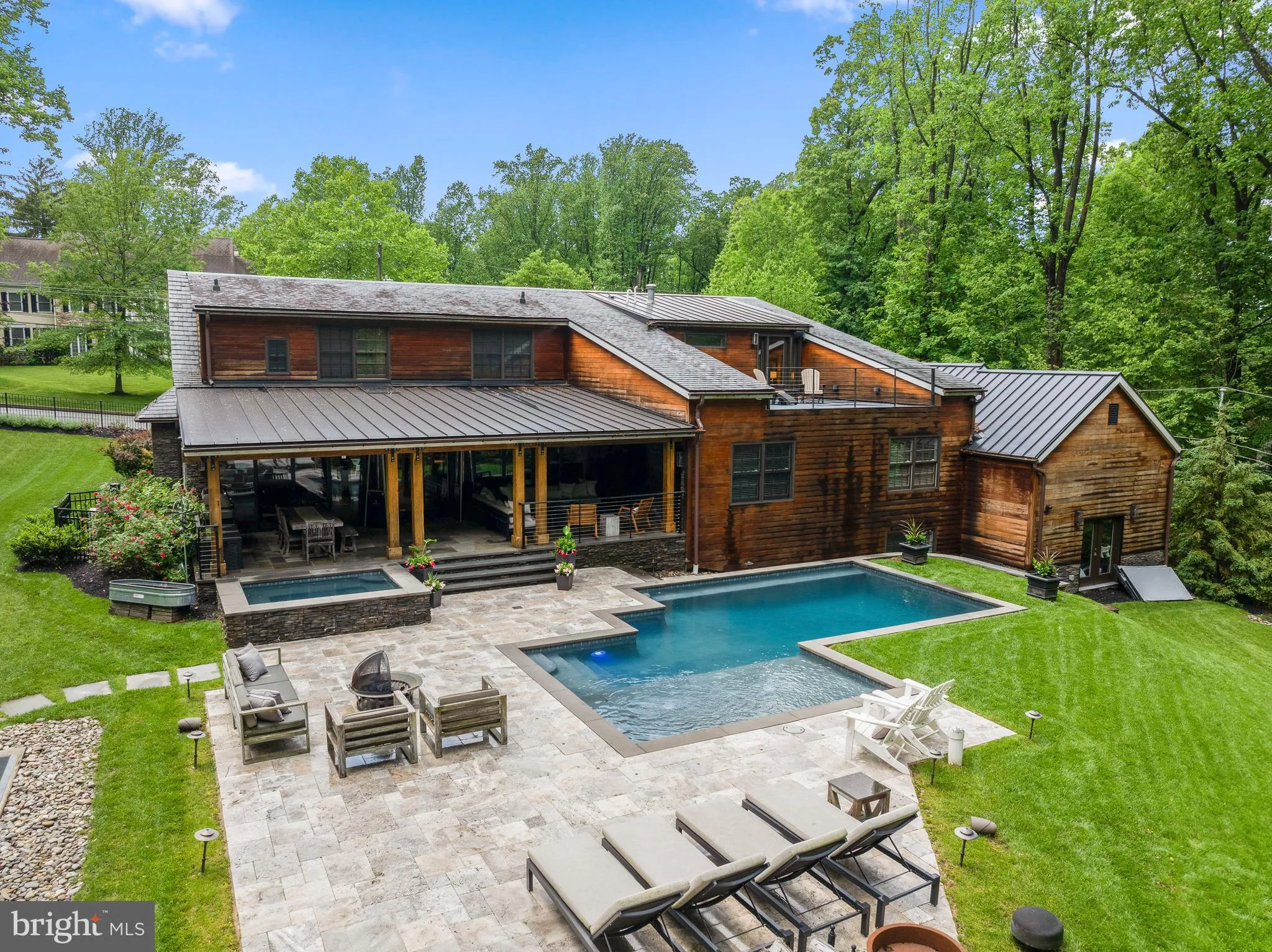 Berwyn, Pennsylvania 19312, United States, 5 Bedrooms Bedrooms, ,5 BathroomsBathrooms,Residential,Pending,127858