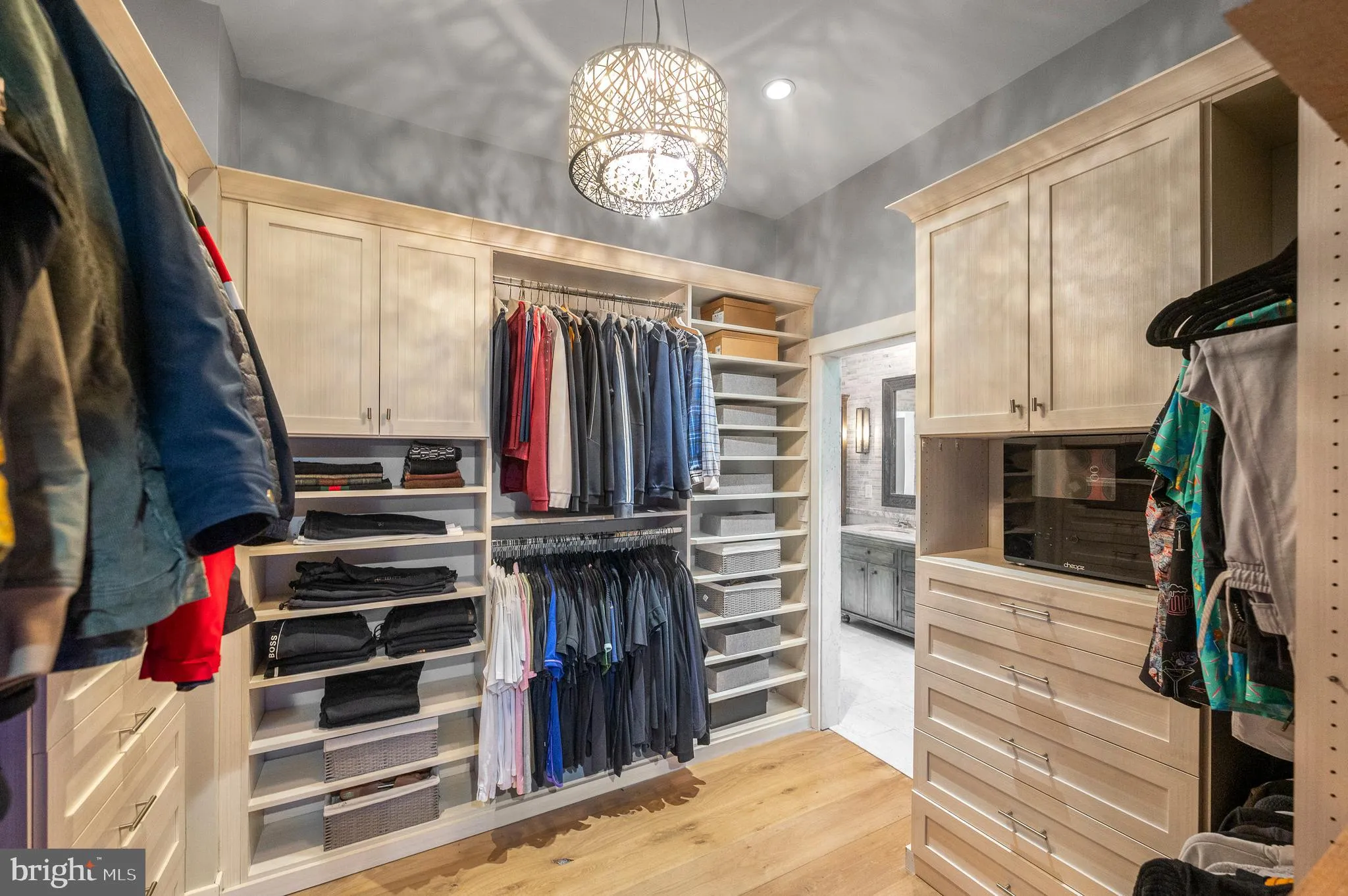 Berwyn, Pennsylvania 19312, United States, 5 Bedrooms Bedrooms, ,5 BathroomsBathrooms,Residential,Pending,127858