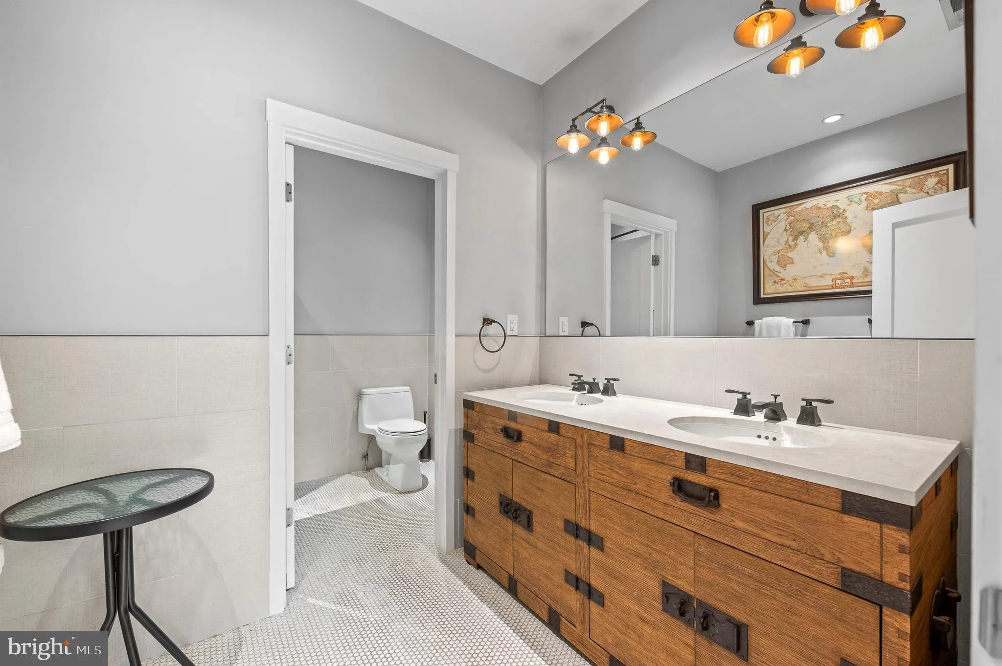 Berwyn, Pennsylvania 19312, United States, 5 Bedrooms Bedrooms, ,5 BathroomsBathrooms,Residential,Pending,127858