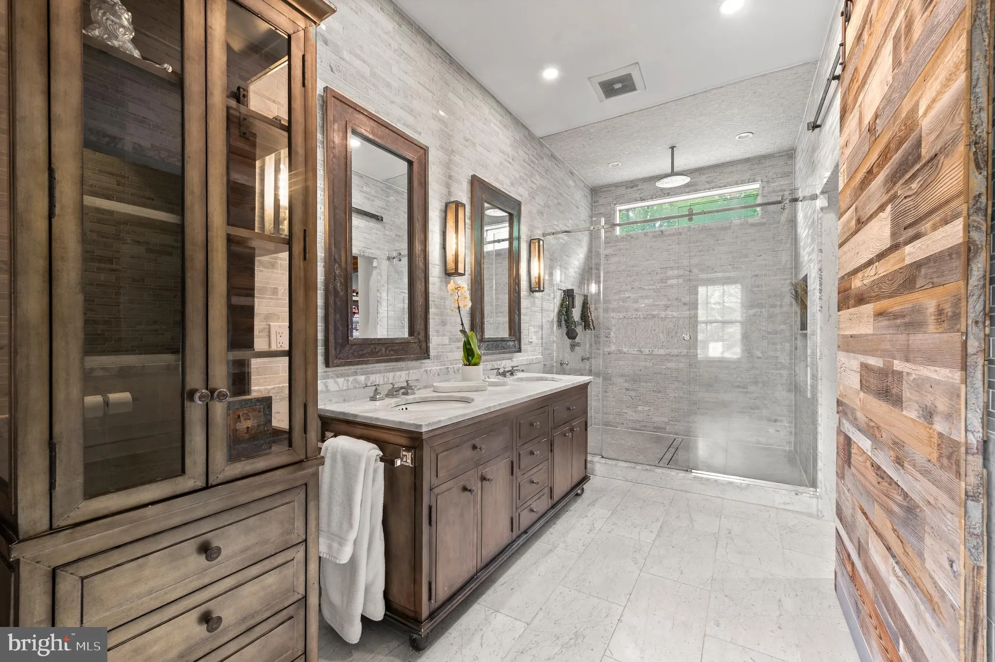 Berwyn, Pennsylvania 19312, United States, 5 Bedrooms Bedrooms, ,5 BathroomsBathrooms,Residential,Pending,127858