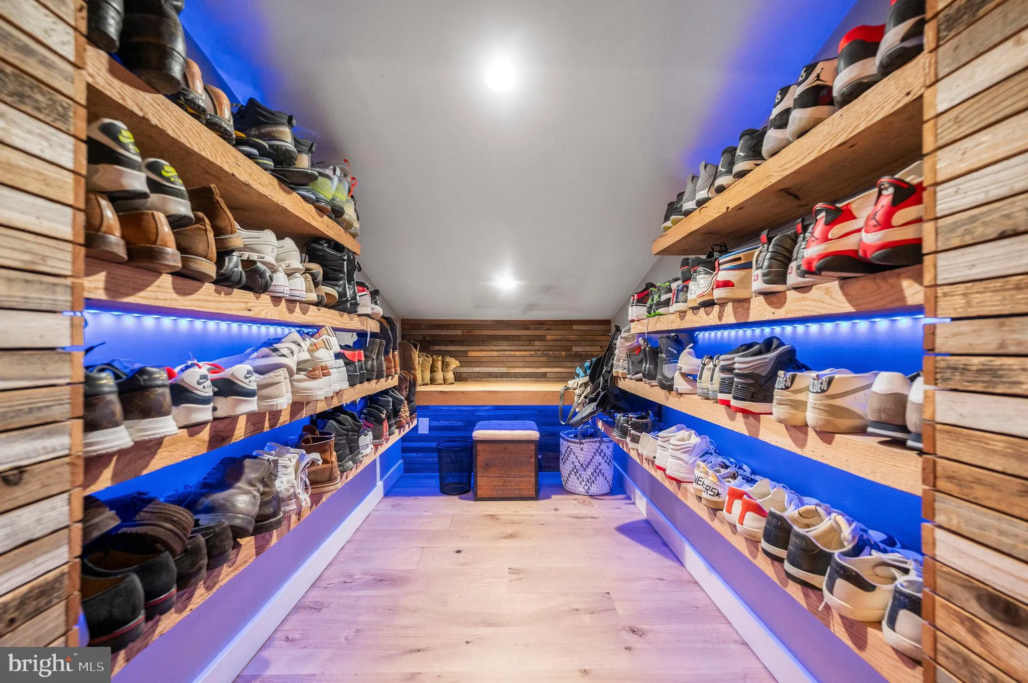 Berwyn, Pennsylvania 19312, United States, 5 Bedrooms Bedrooms, ,5 BathroomsBathrooms,Residential,Pending,127858