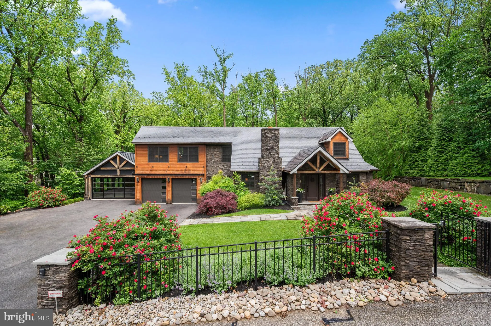 Berwyn, Pennsylvania 19312, United States, 5 Bedrooms Bedrooms, ,5 BathroomsBathrooms,Residential,Pending,127858