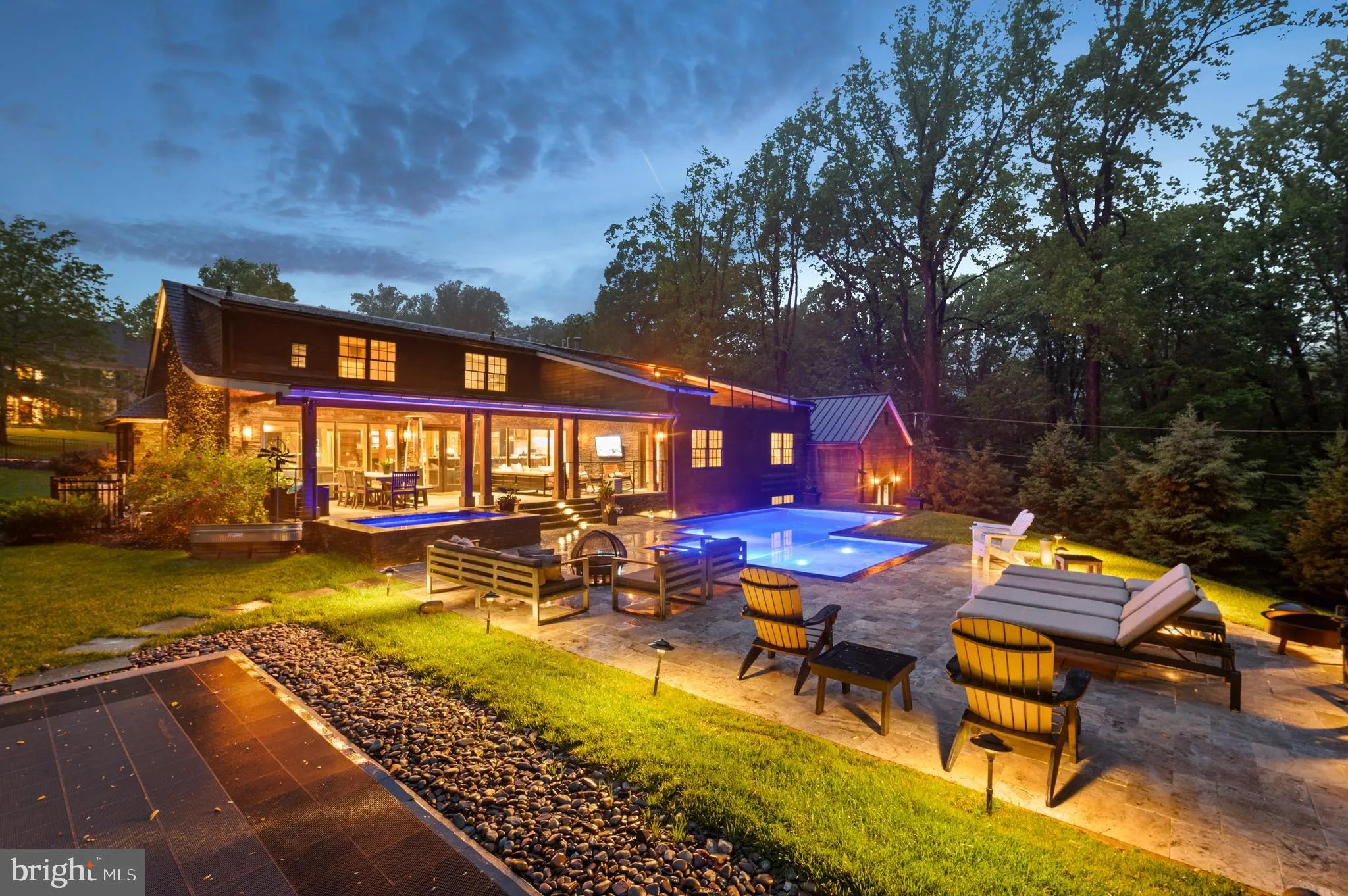 Berwyn, Pennsylvania 19312, United States, 5 Bedrooms Bedrooms, ,5 BathroomsBathrooms,Residential,Pending,127858