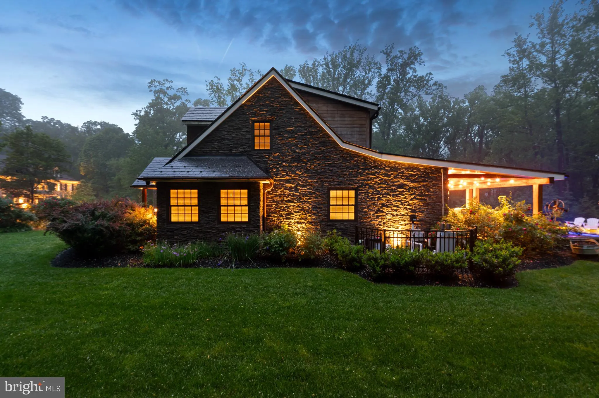 Berwyn, Pennsylvania 19312, United States, 5 Bedrooms Bedrooms, ,5 BathroomsBathrooms,Residential,Pending,127858